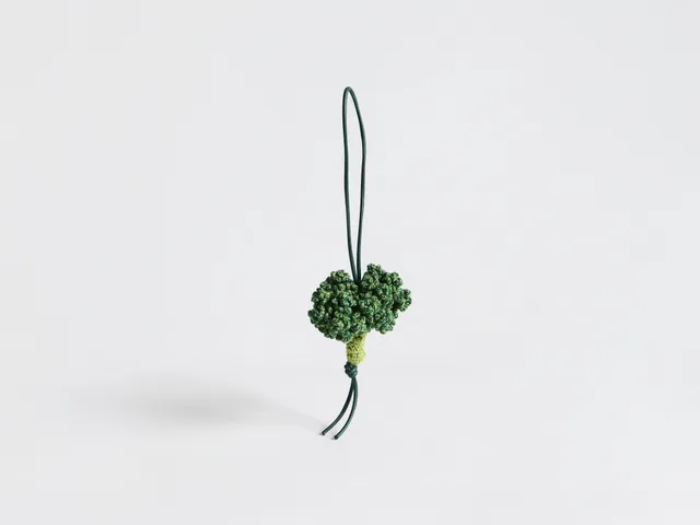 J.W. Anderson Broccoli Charm Anhänger gehäkelt