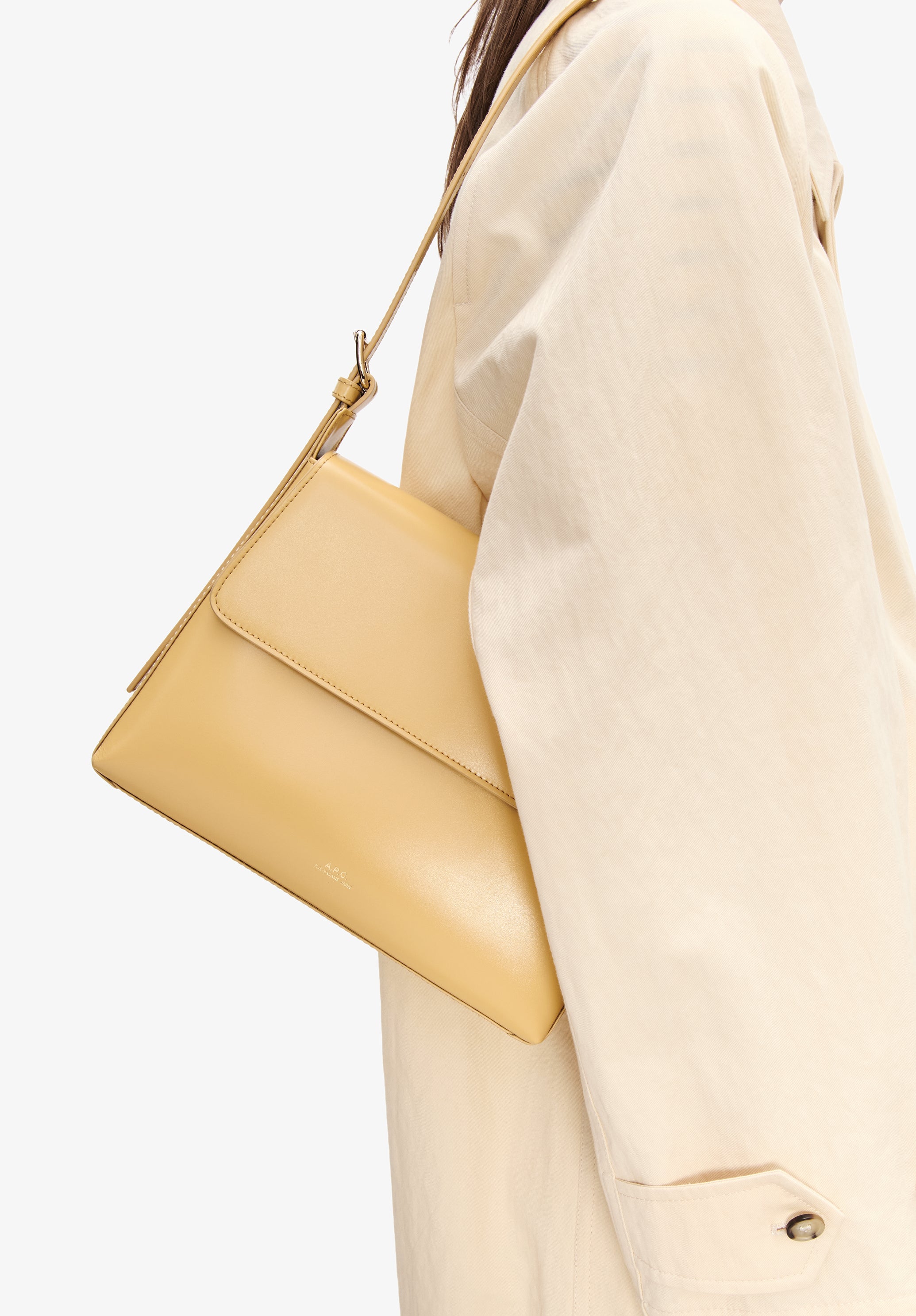 A.P.C. Virginie Flap Tasche gelb Glattleder