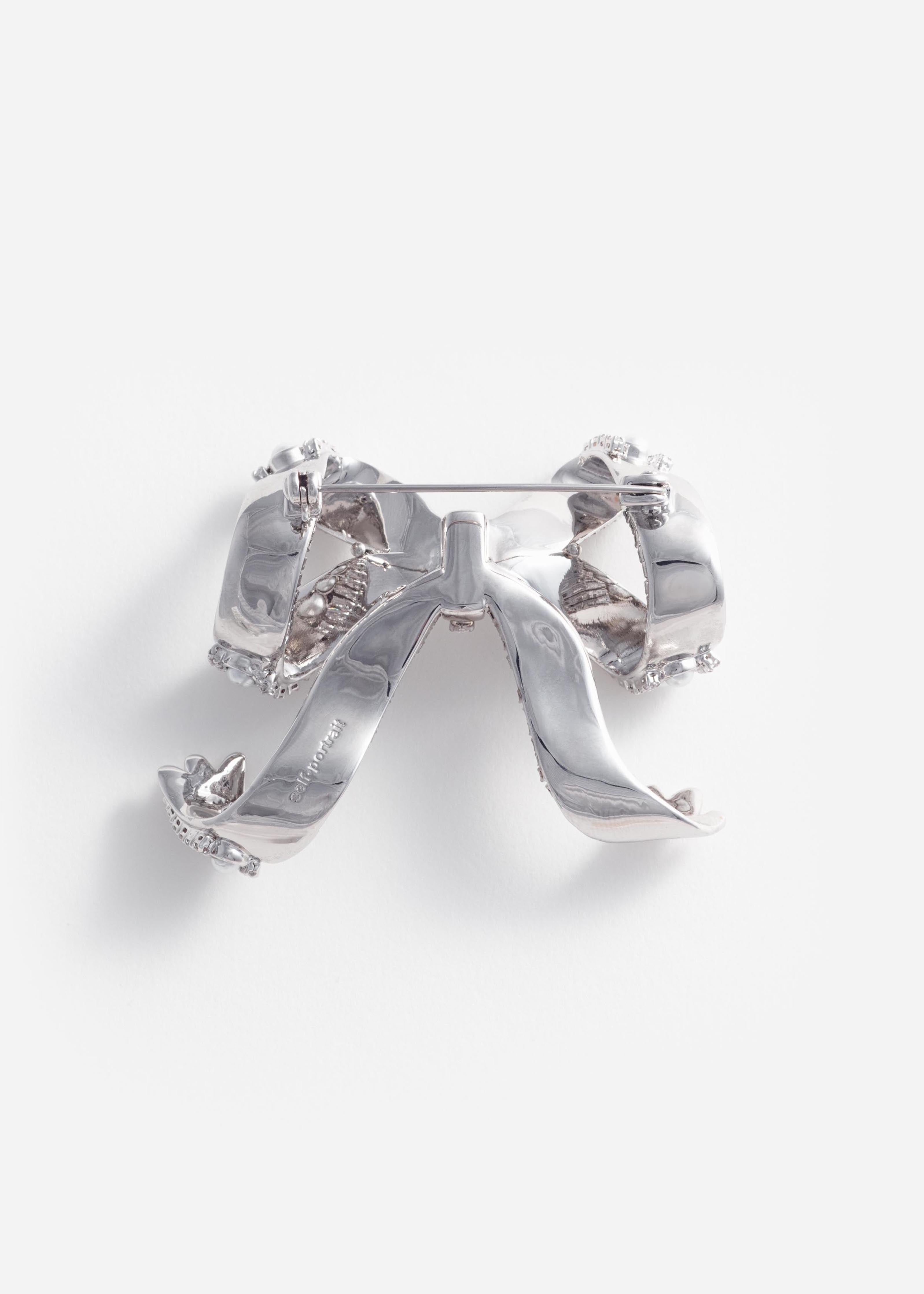 Self Portrait Jewellery Brosche Silber Perle Kristall Schleife