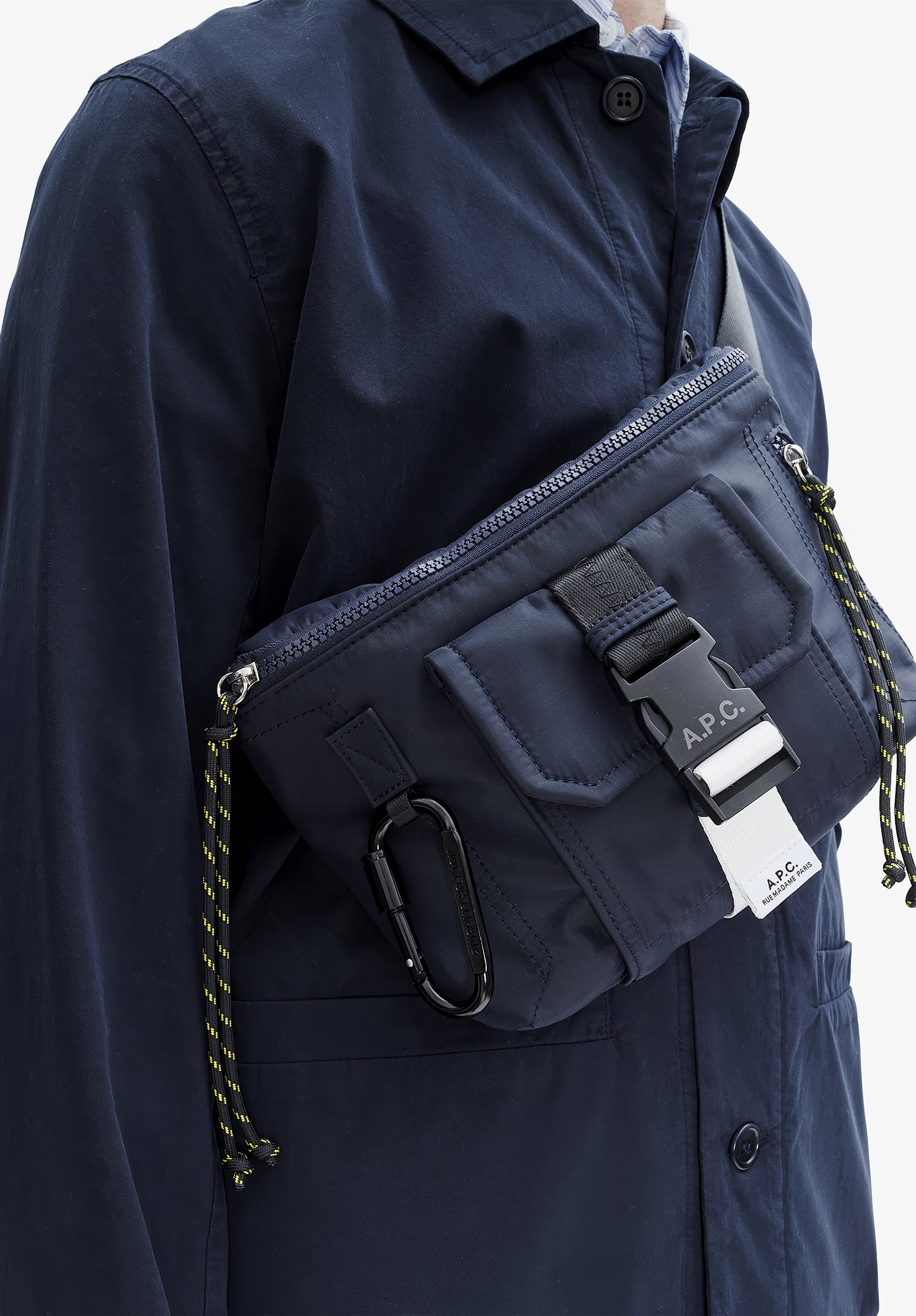 A.P.C. Treck Gürteltasche Bauchtasche TU schwarz Karabiner