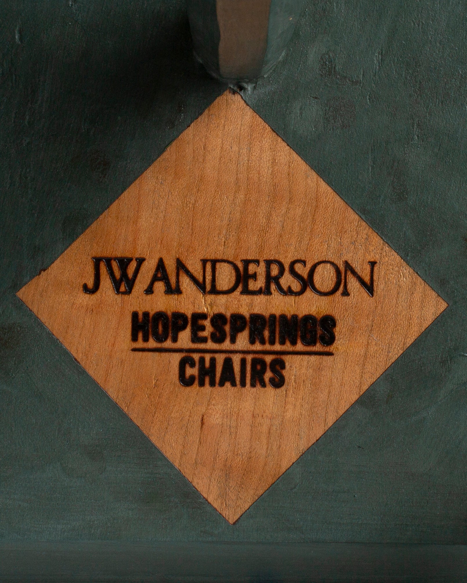 J.W.Anderson Furniture Sussex Elm Hocker Grün Holz
