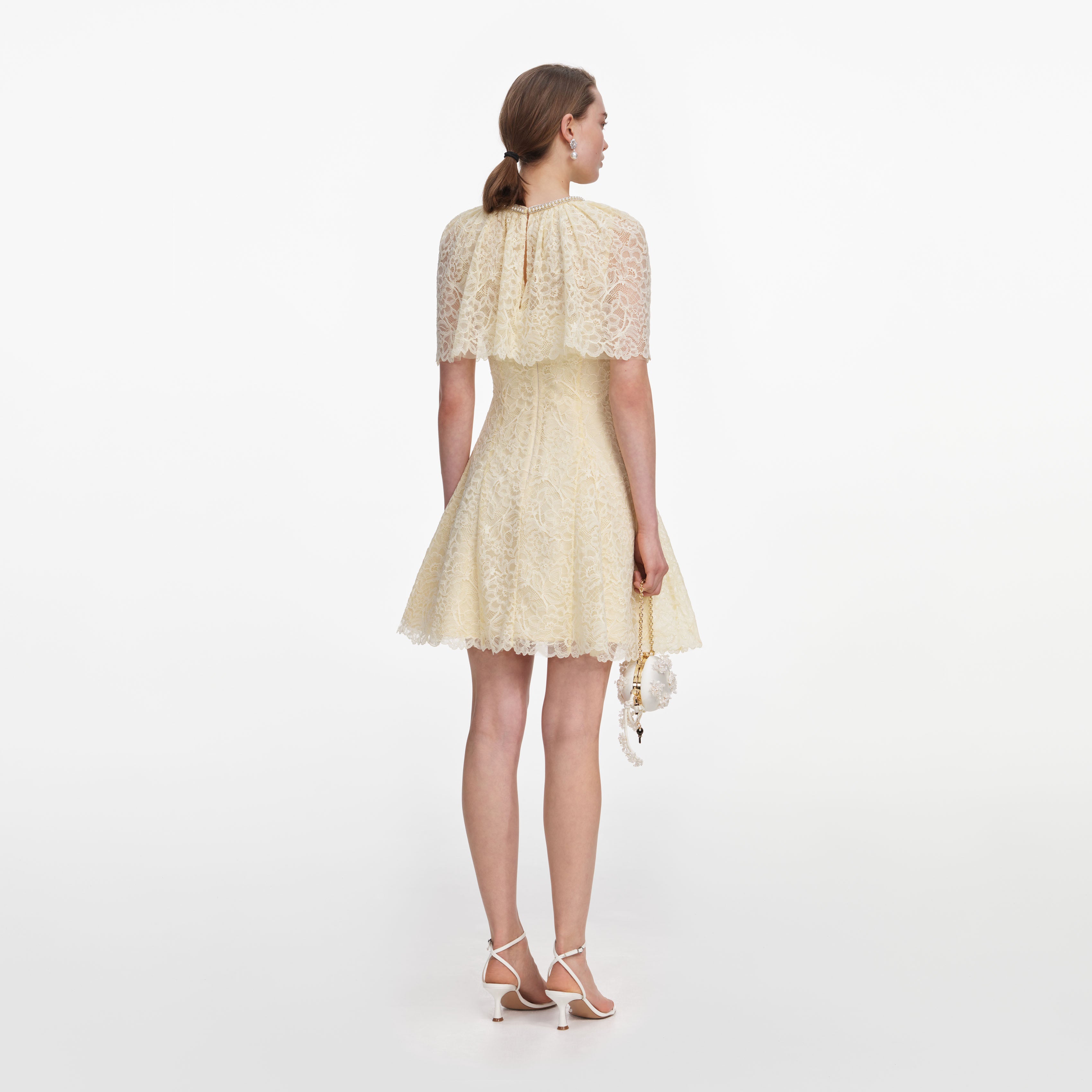 Self Portrait Yellow Lace Cape Mini Kleid Gelb mit Perlen