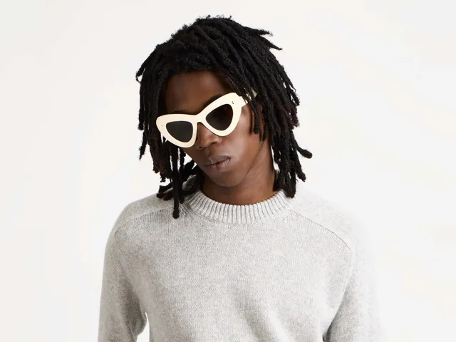 J.W.Anderson JWA06 Butterfly Sonnenbrille Off-White