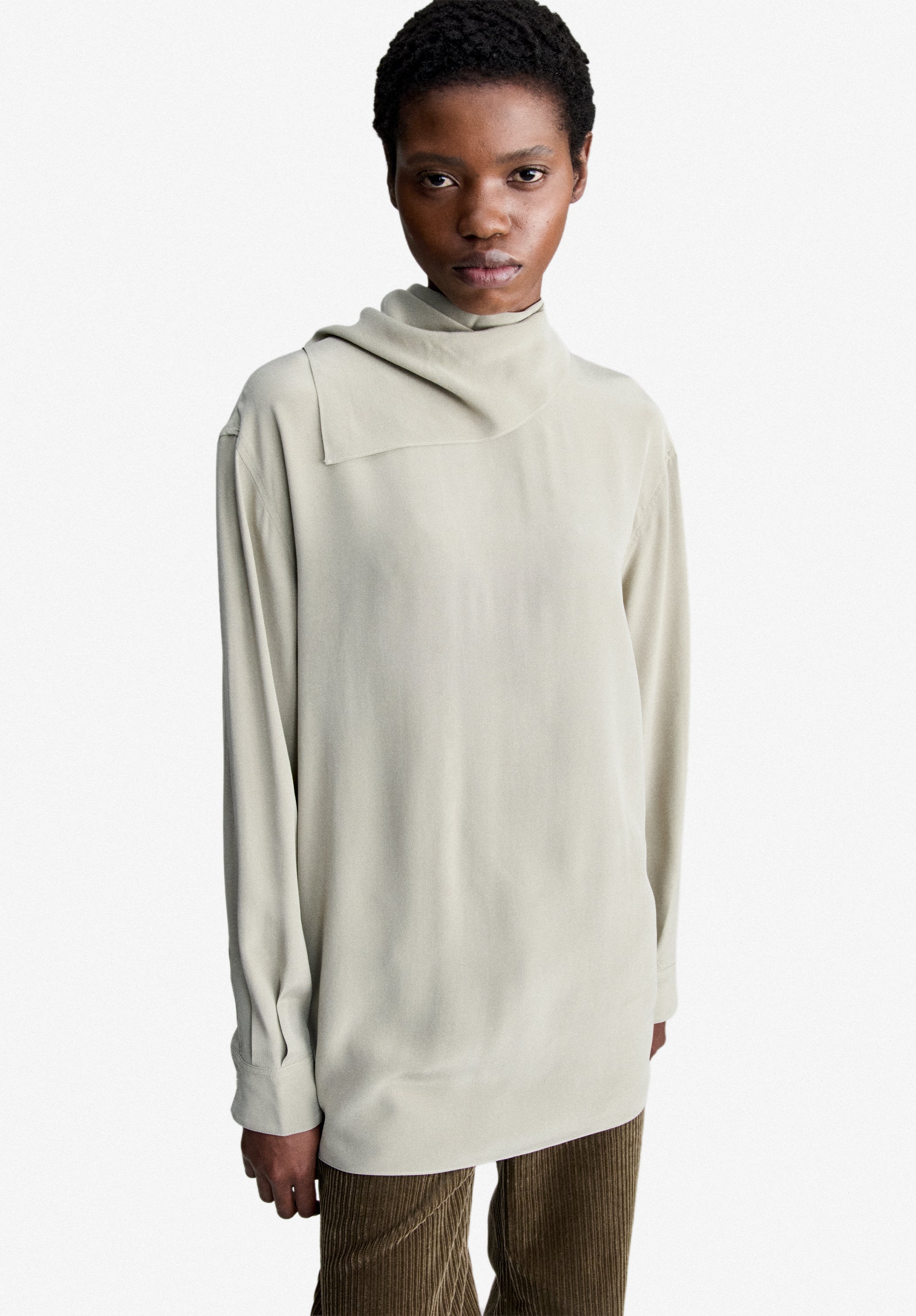 A.P.C. Seidenbluse Mandelgrün Schluppenbluse 38 Seide