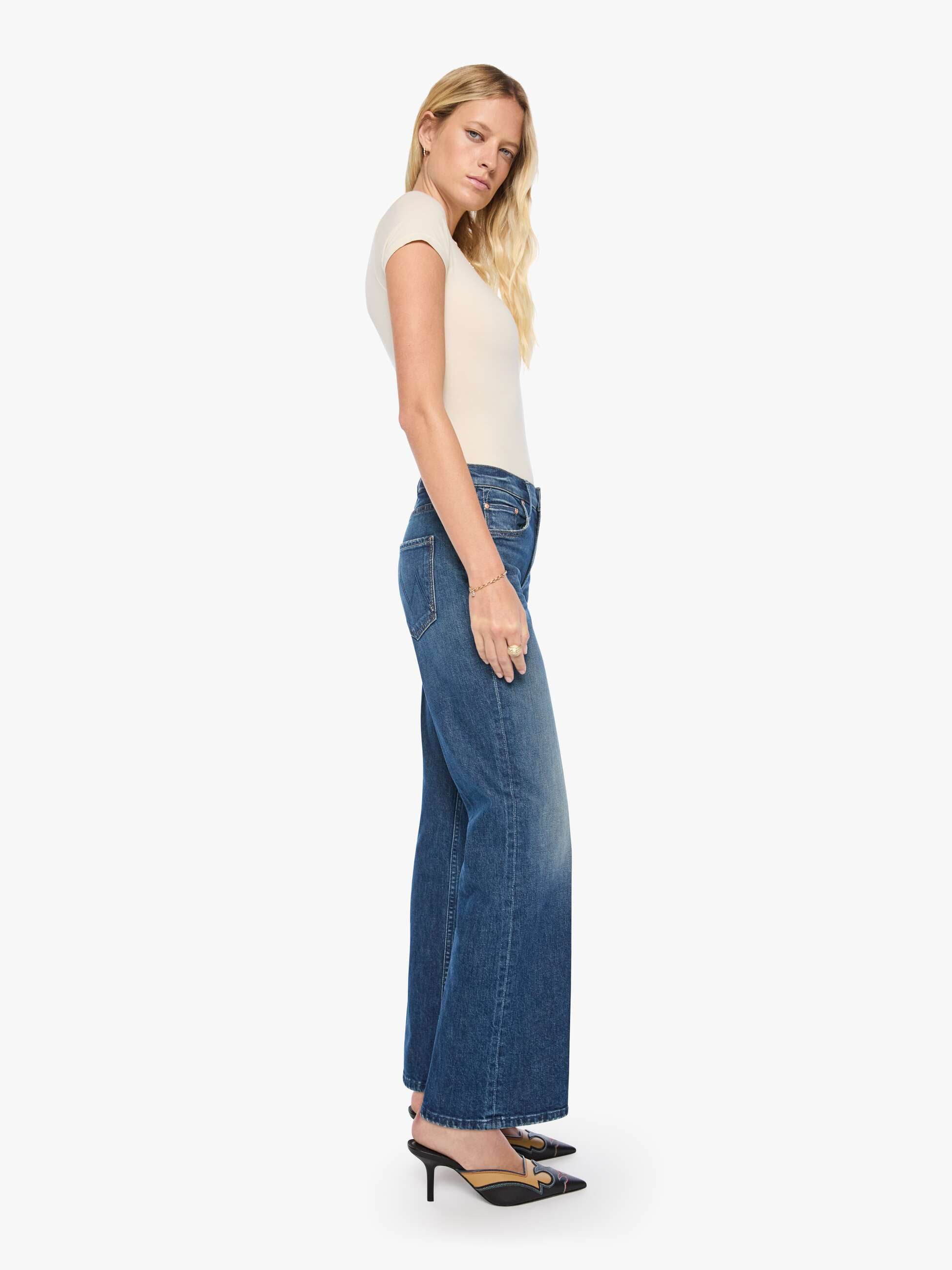 Mother The Bookie Sneak Buckaroo Bootcut Jeans Mittelblau