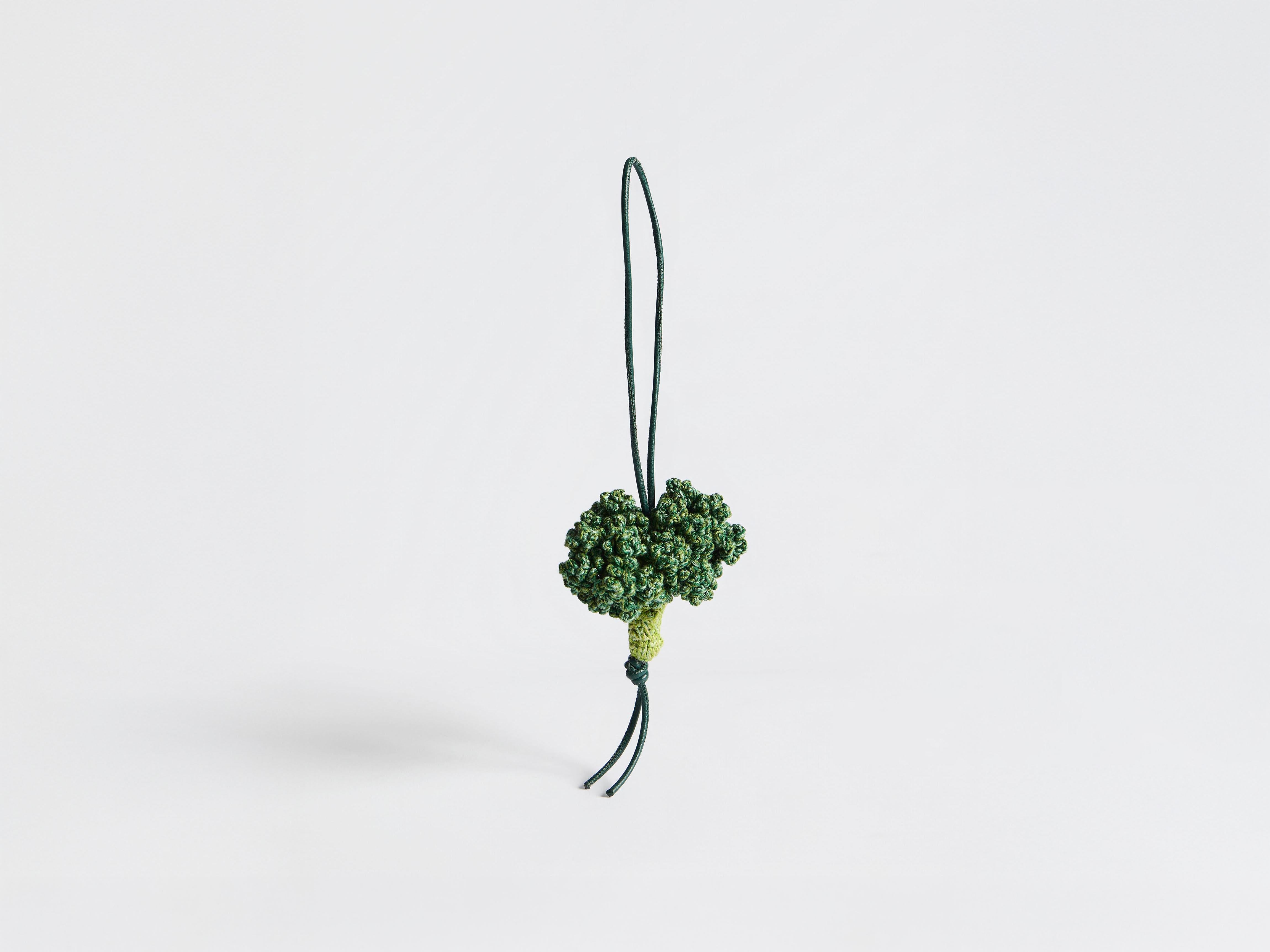 J.W. Anderson Broccoli Charm Anhänger gehäkelt