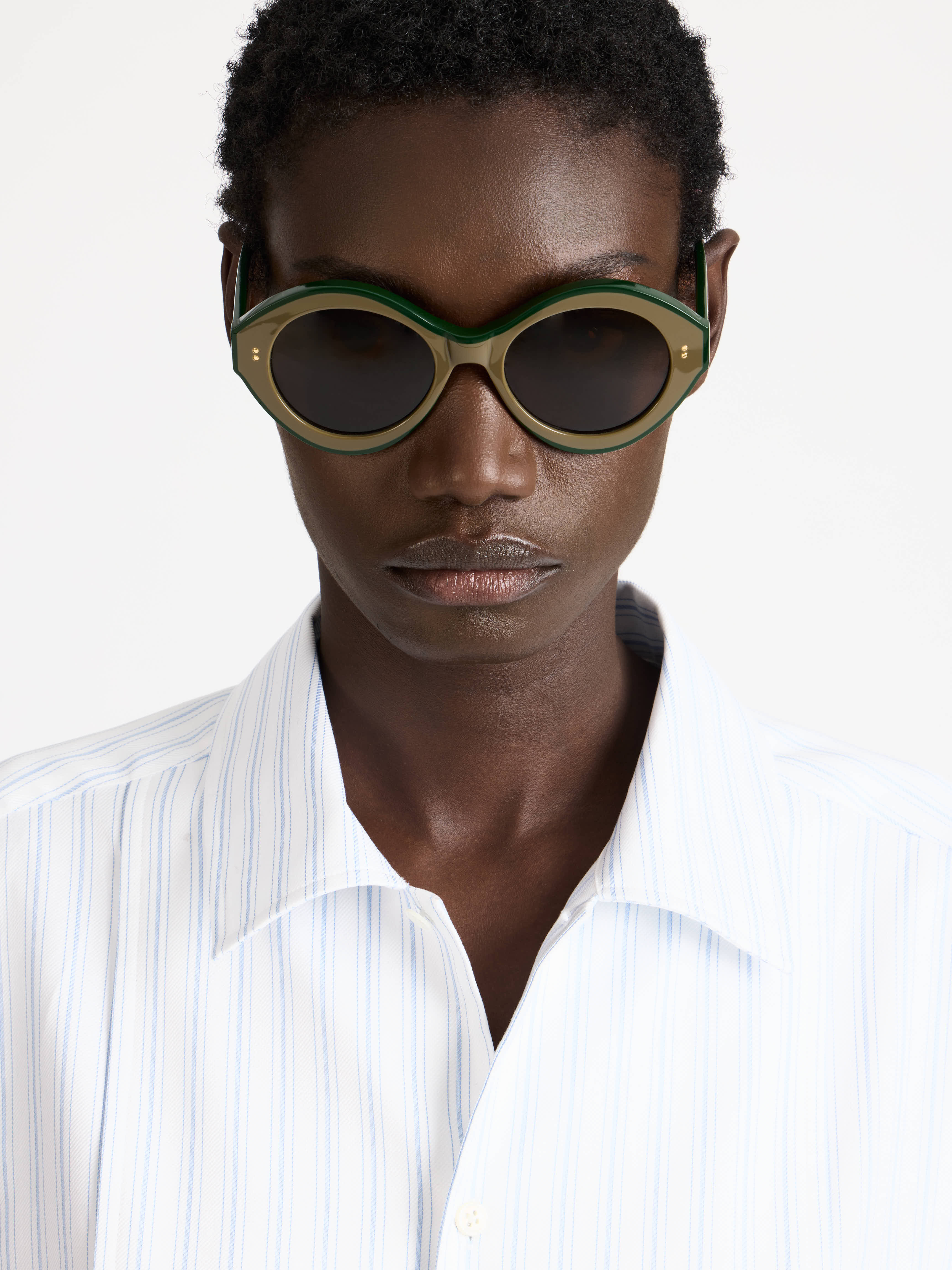 J.W.Anderson JWA07 Bumper Sonnenbrille Braun Grün Acetat