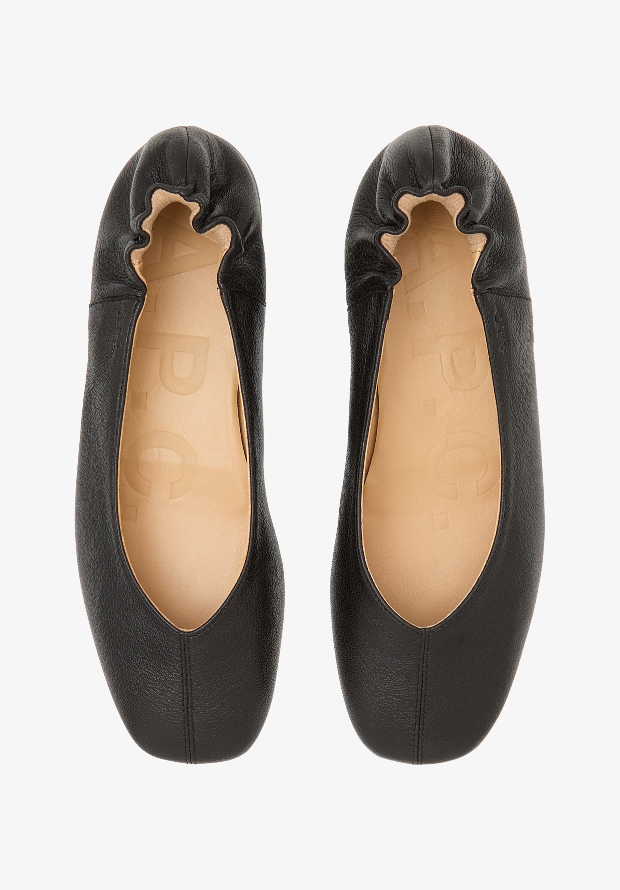 A.P.C. Ballerinas Eckkappe Narbenleder 38