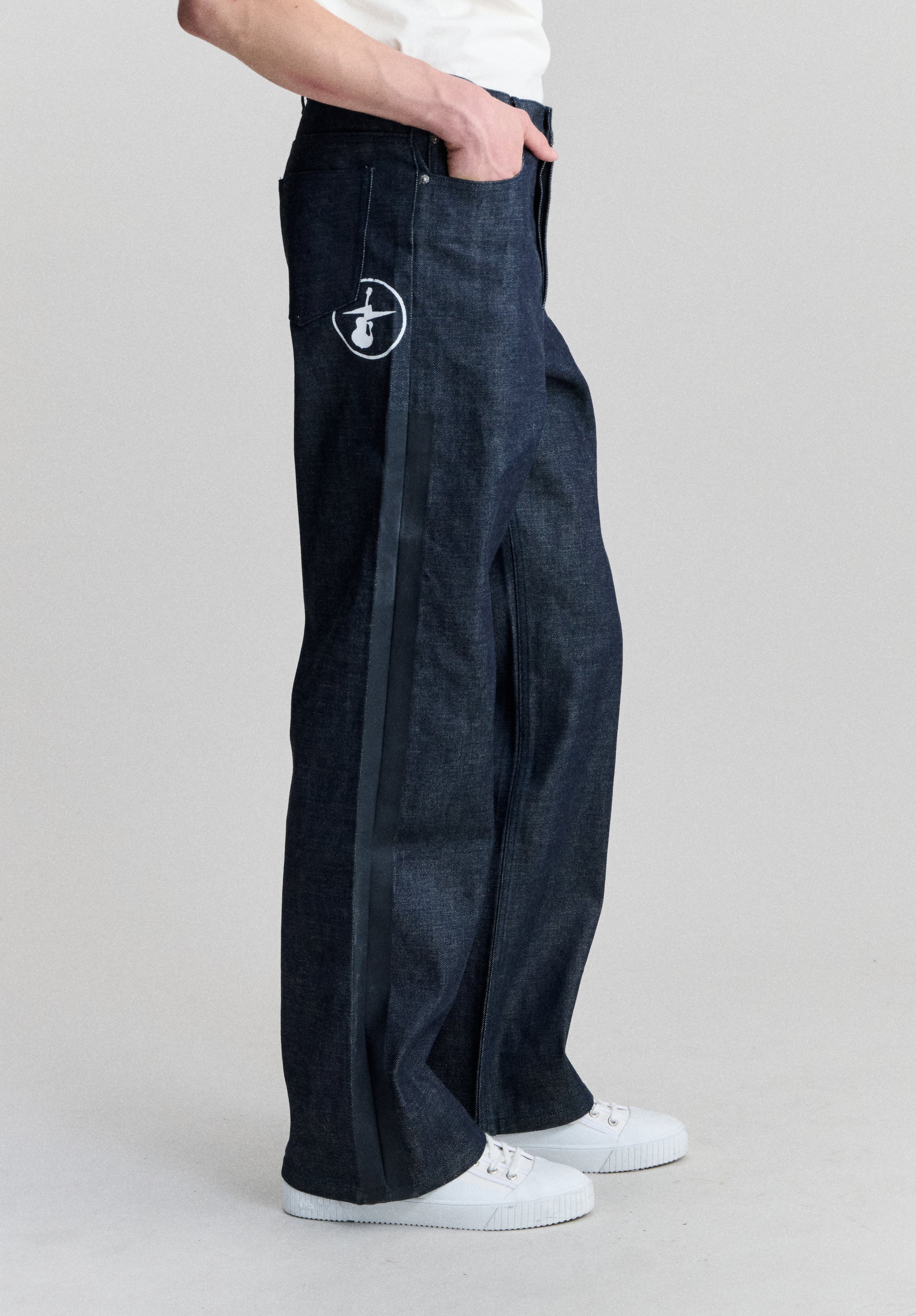 A.P.C. FRGMT. Sally Jeans Raw Denim weit blau