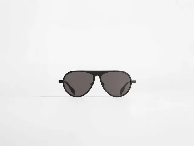 J.W.Anderson JWA05 Aviator Sonnenbrille Schwarz Titan