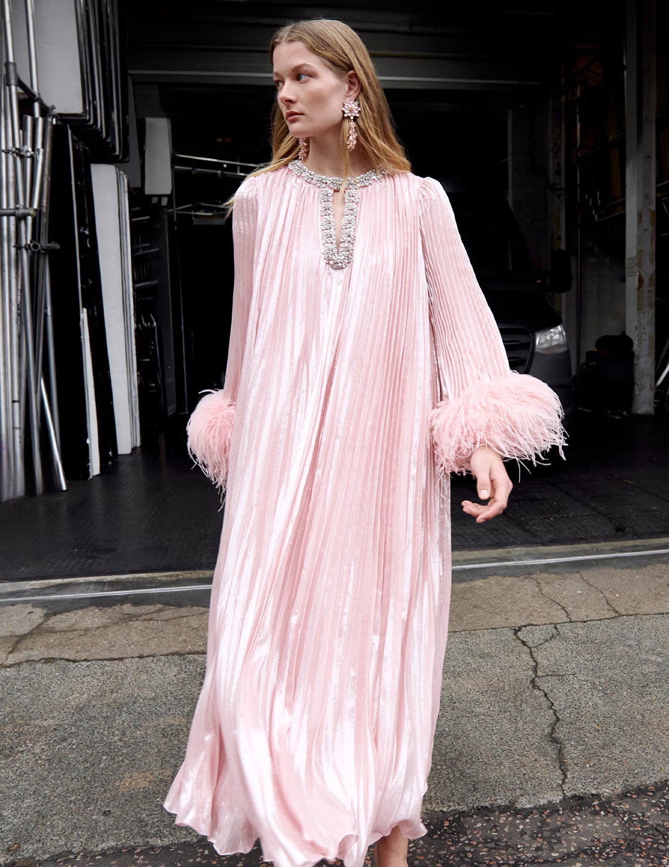 Self Portrait Pink Metallic Chiffon Midi Kleid Feder