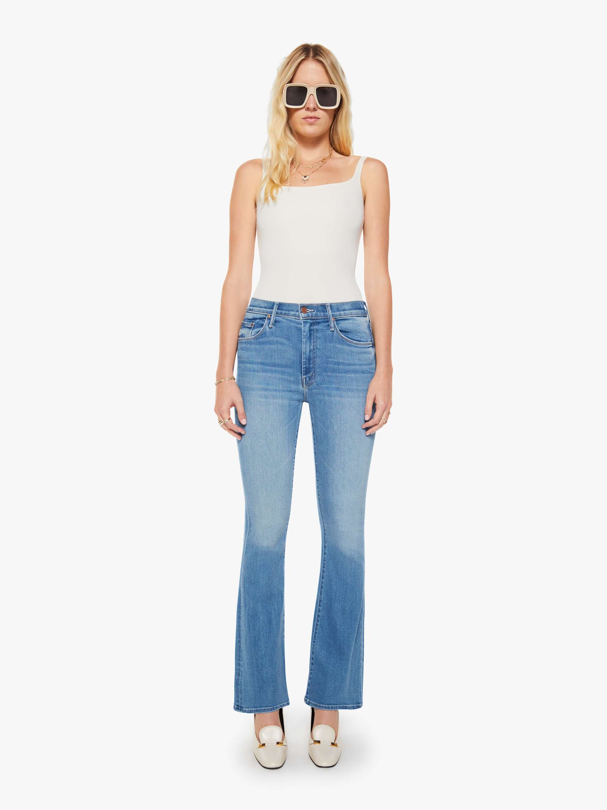 Mother Weekender Layover Flare Jeans Mittelblau Stretch
