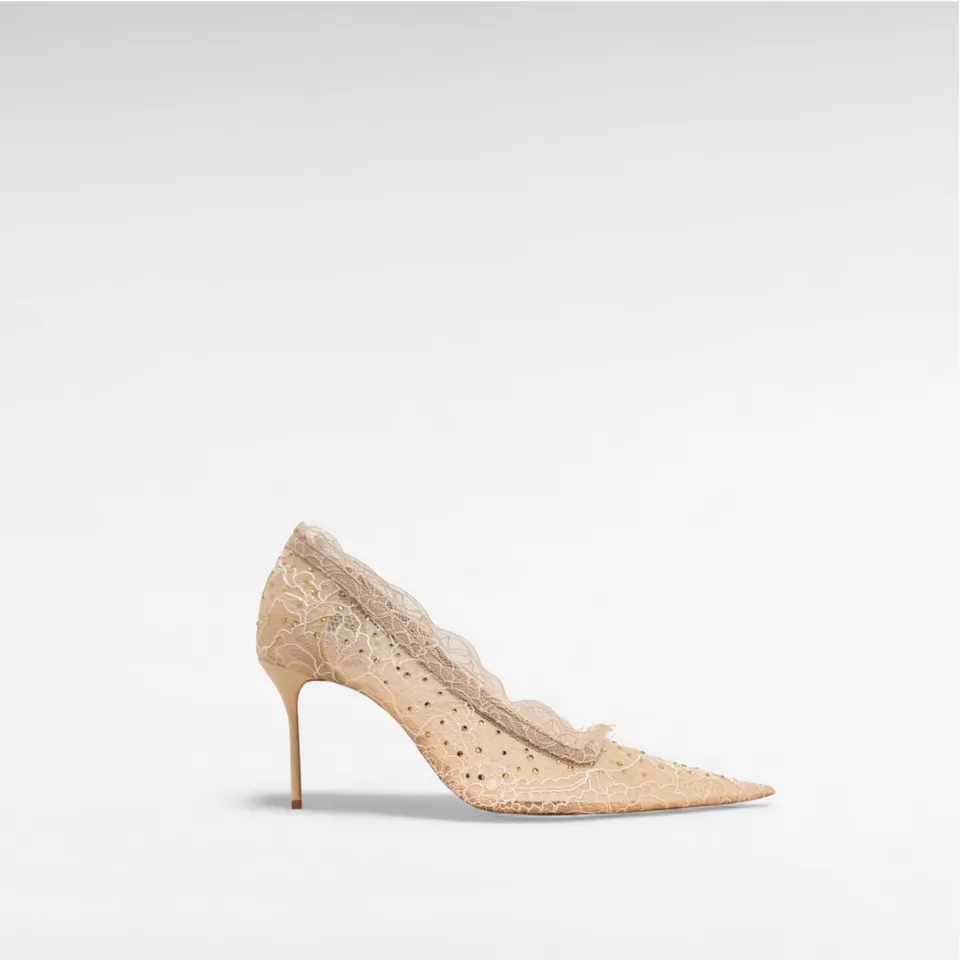 Gedebe Bella Pump Satin Spitze Pumps mit Kristallen