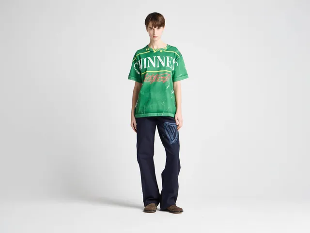 J.W.Anderson x Guinness Bottle Top T-Shirt Grün Unisex