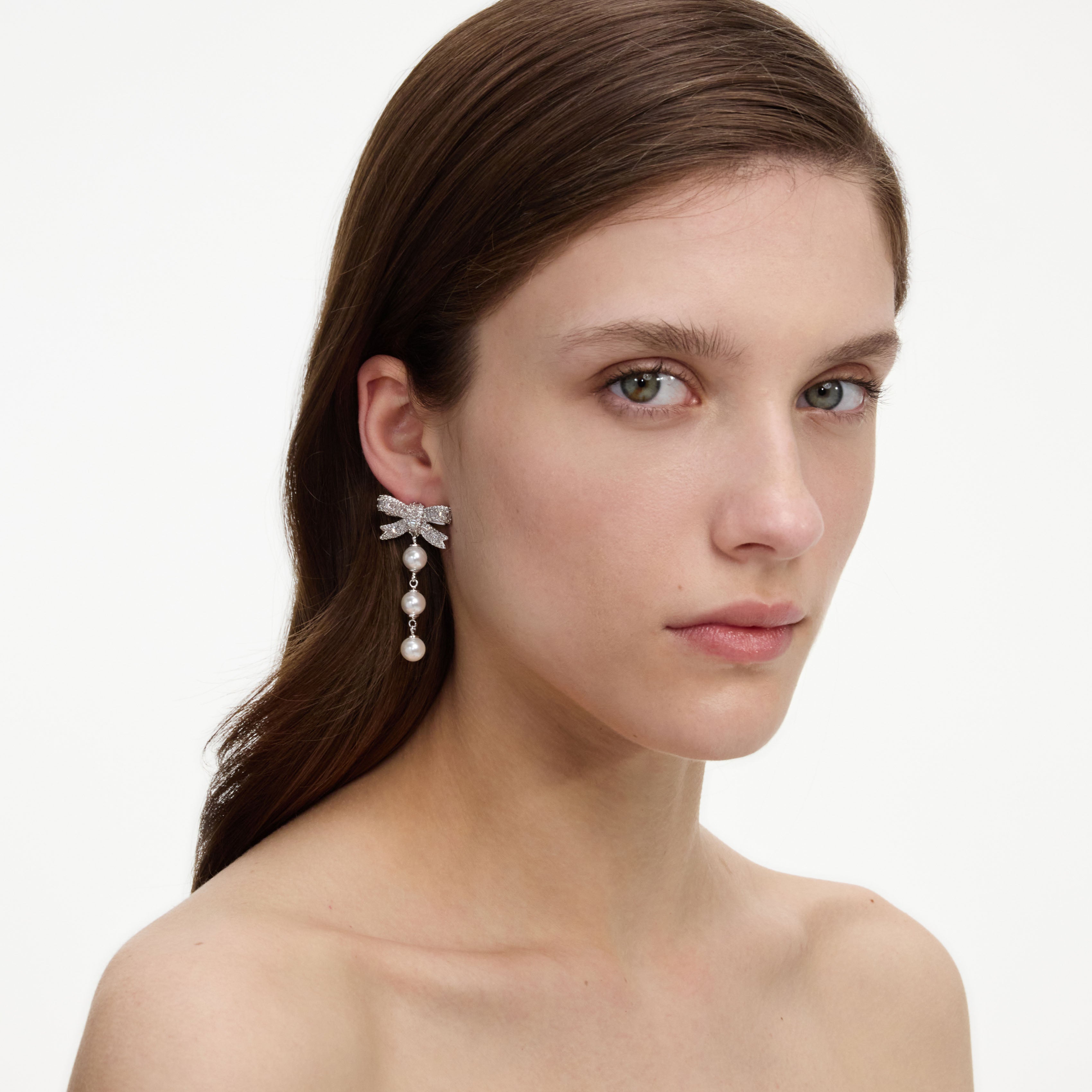 Self Portrait Crystal Bow Pearl Droplet Ohrringe Creme One Size