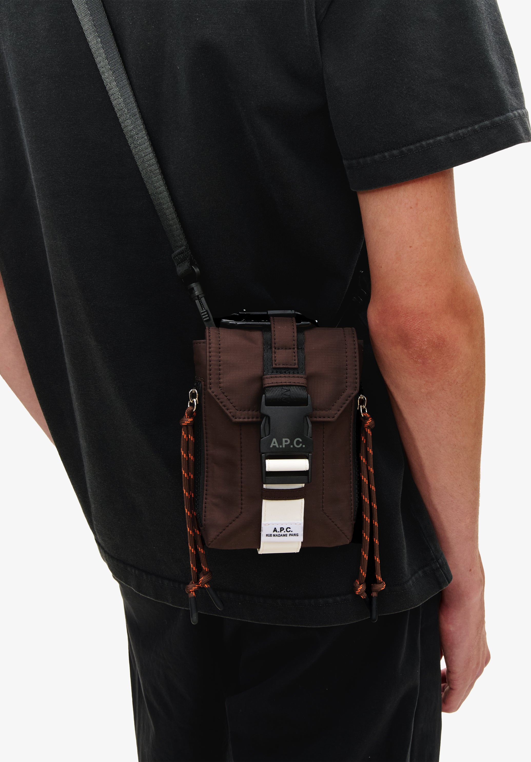 A.P.C. Trek Crossbody Pouch Umhängetasche Braun