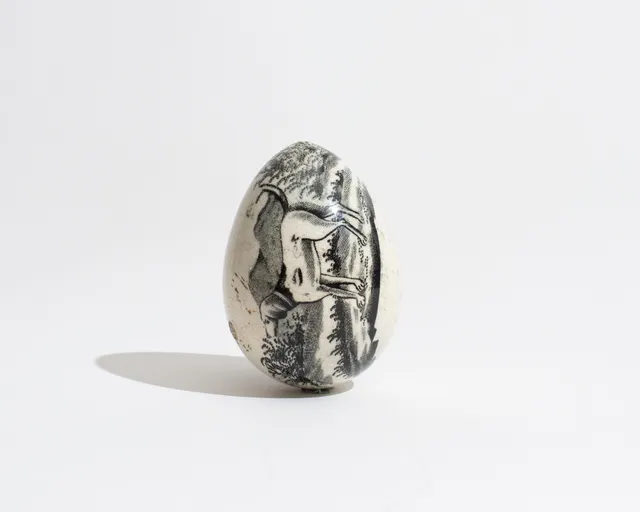 J.W.Anderson Darning Egg Stopfei Keramik Schwarz Hund 1830