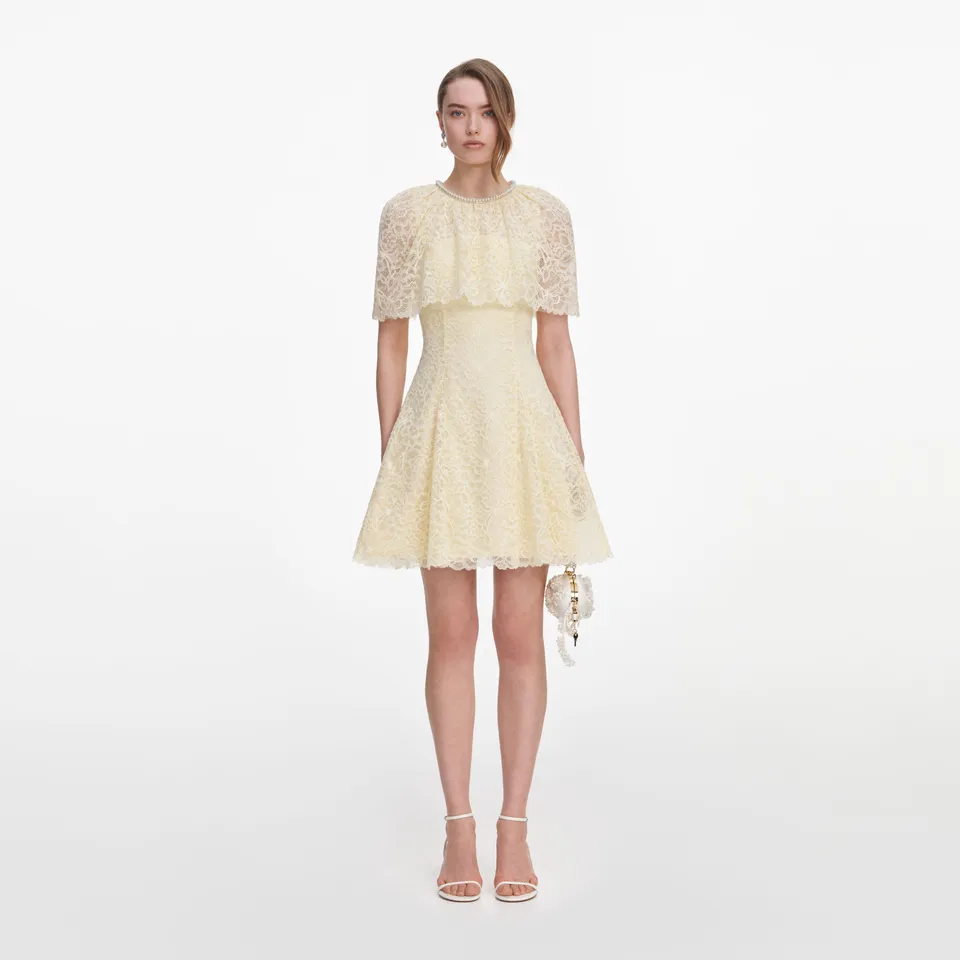 Self Portrait Yellow Lace Cape Mini Kleid Gelb mit Perlen