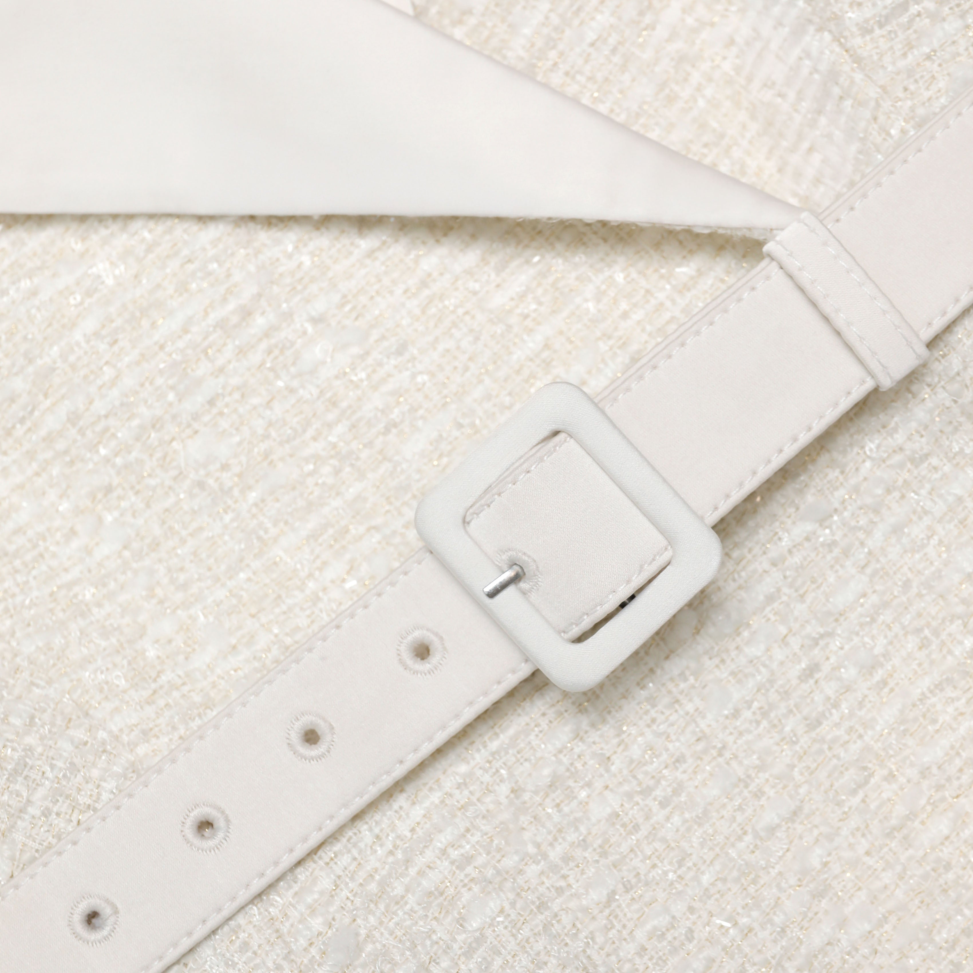 Self Portrait Boucle Midi Kleid Creme Spitze Gürtel