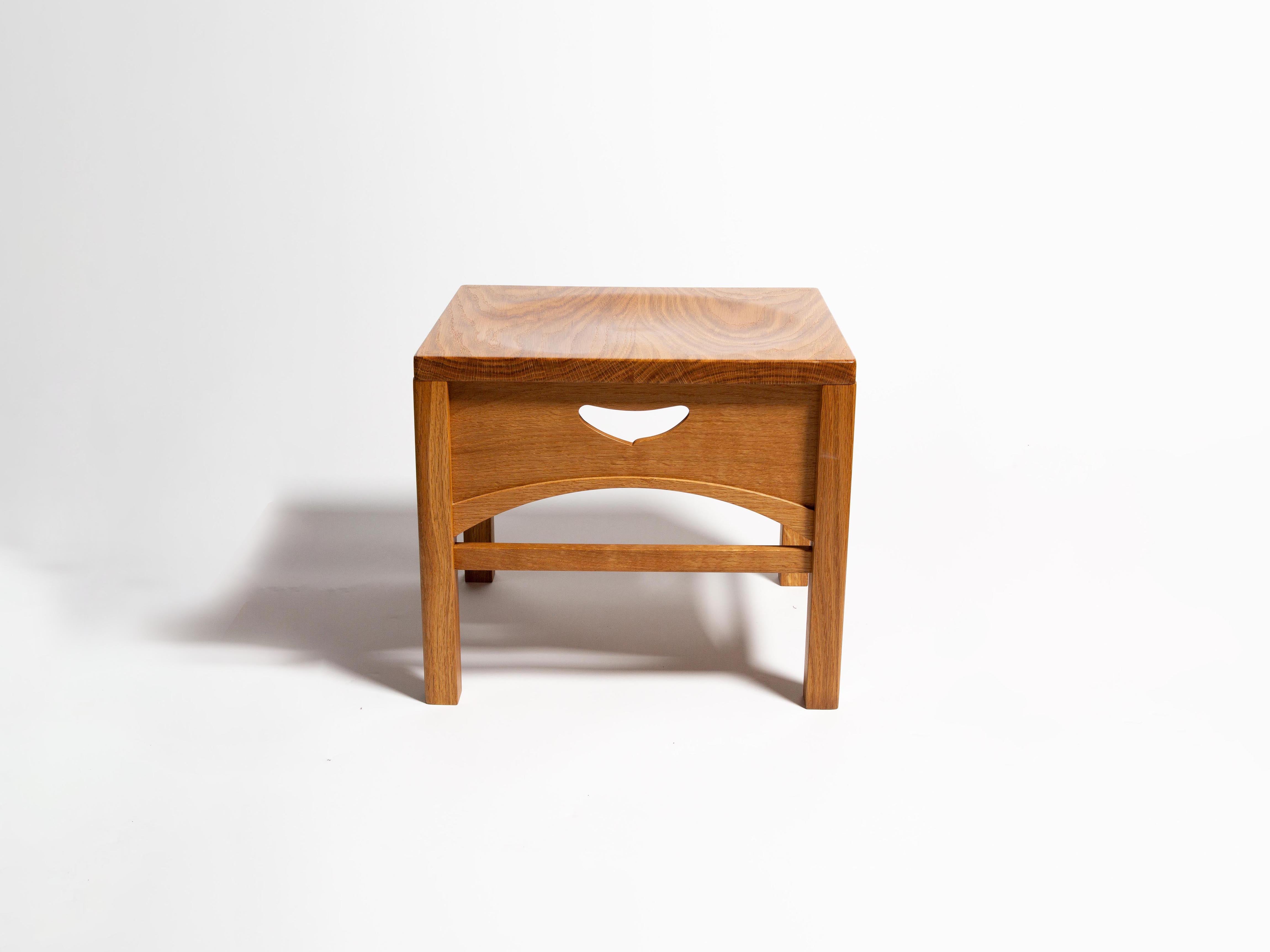 J.W. Anderson Mackintosh Hocker Eiche geölt Holz