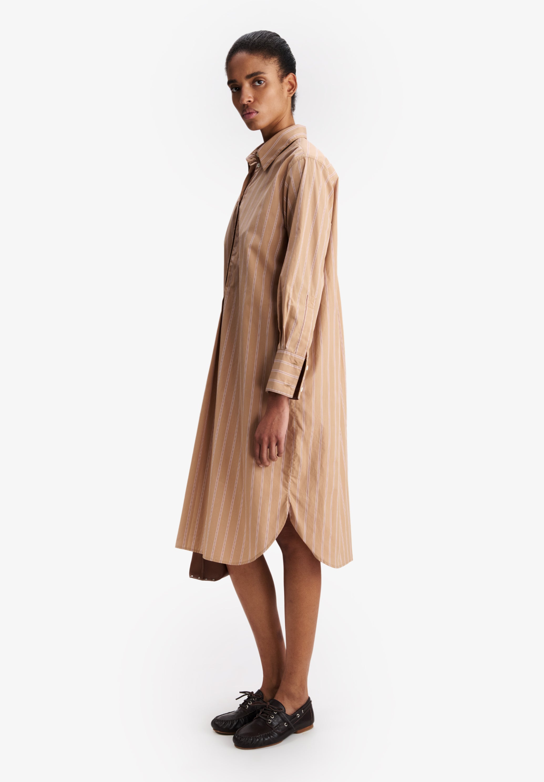 A.P.C. Hemdblusenkleid beige lang aus Bio-Baumwolle