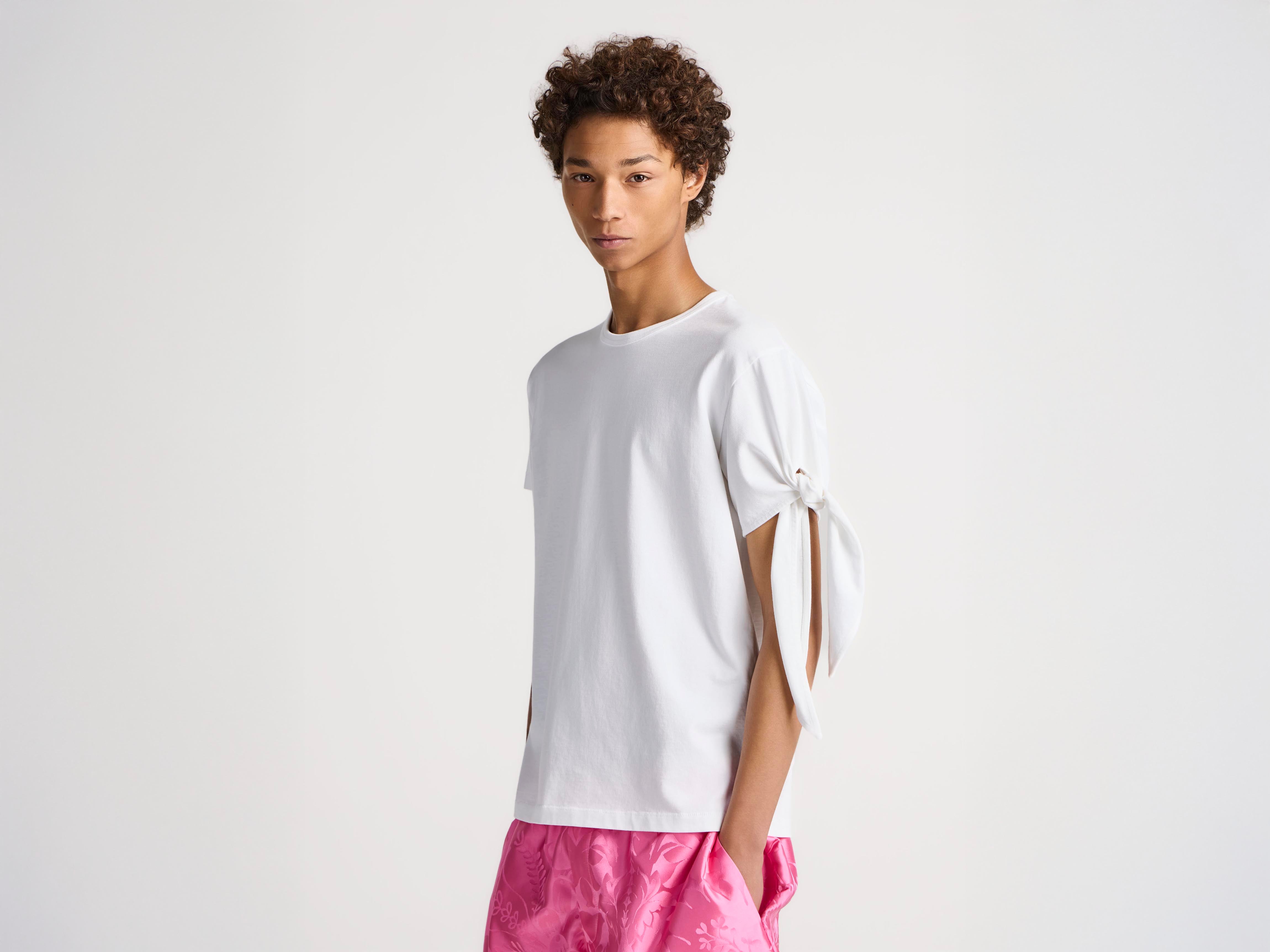 J.W. Anderson Shirts Knotted Sleeve T-Shirt Herren weiß
