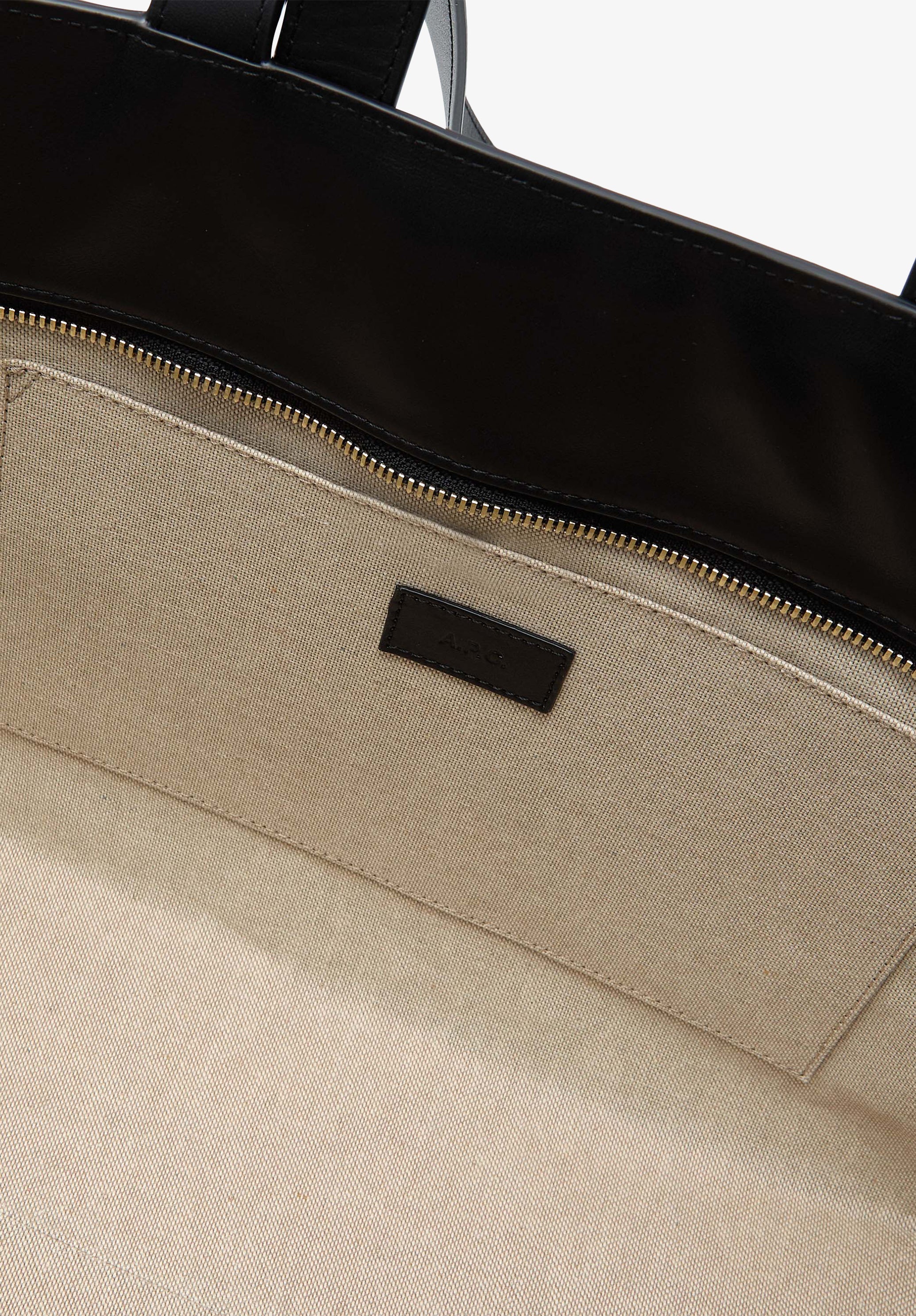 A.P.C. Tasche Drummer Glattleder Schultertasche 53cm