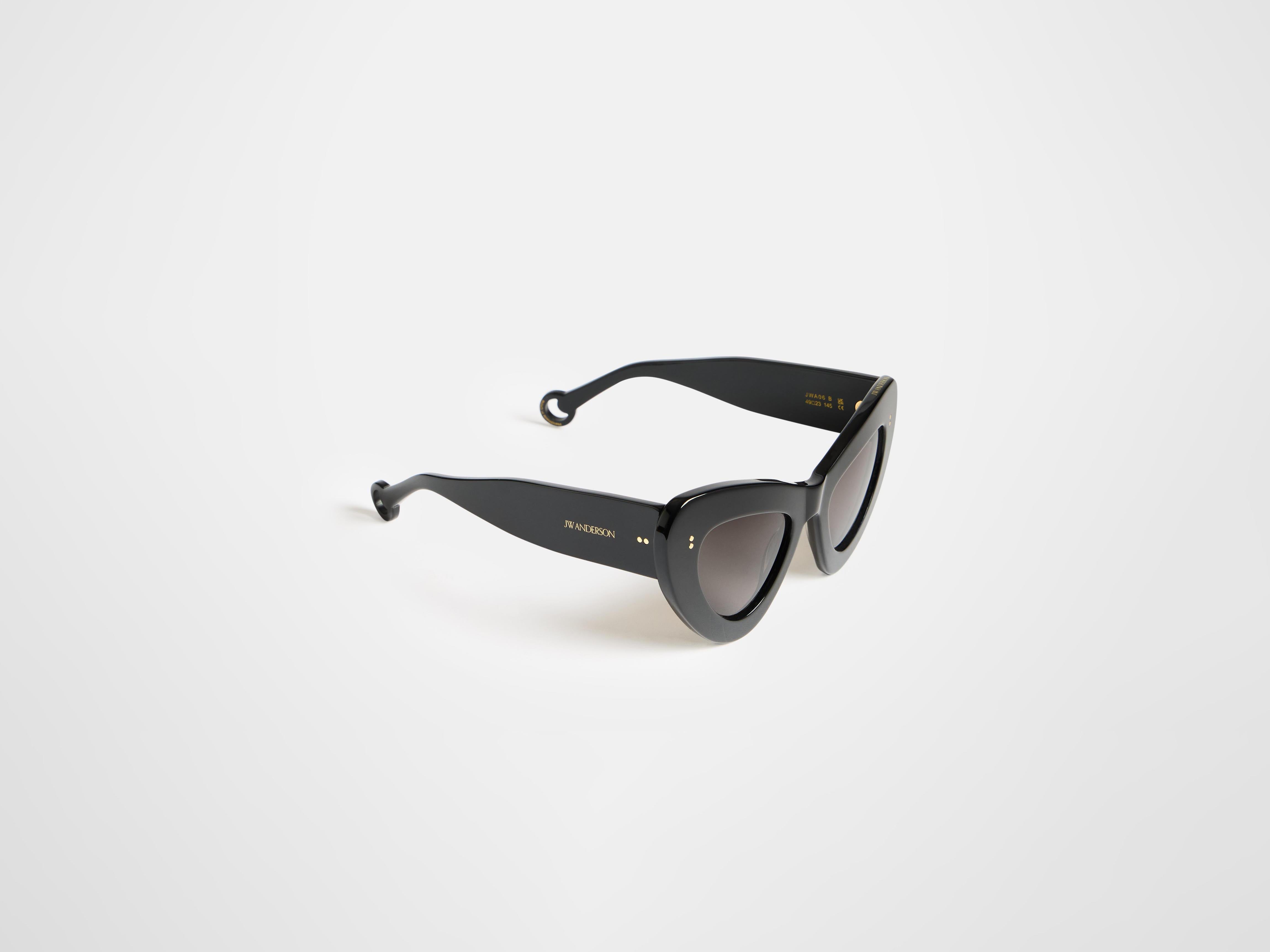 J.W.Anderson JWA06 Butterfly Sonnenbrille Schwarz