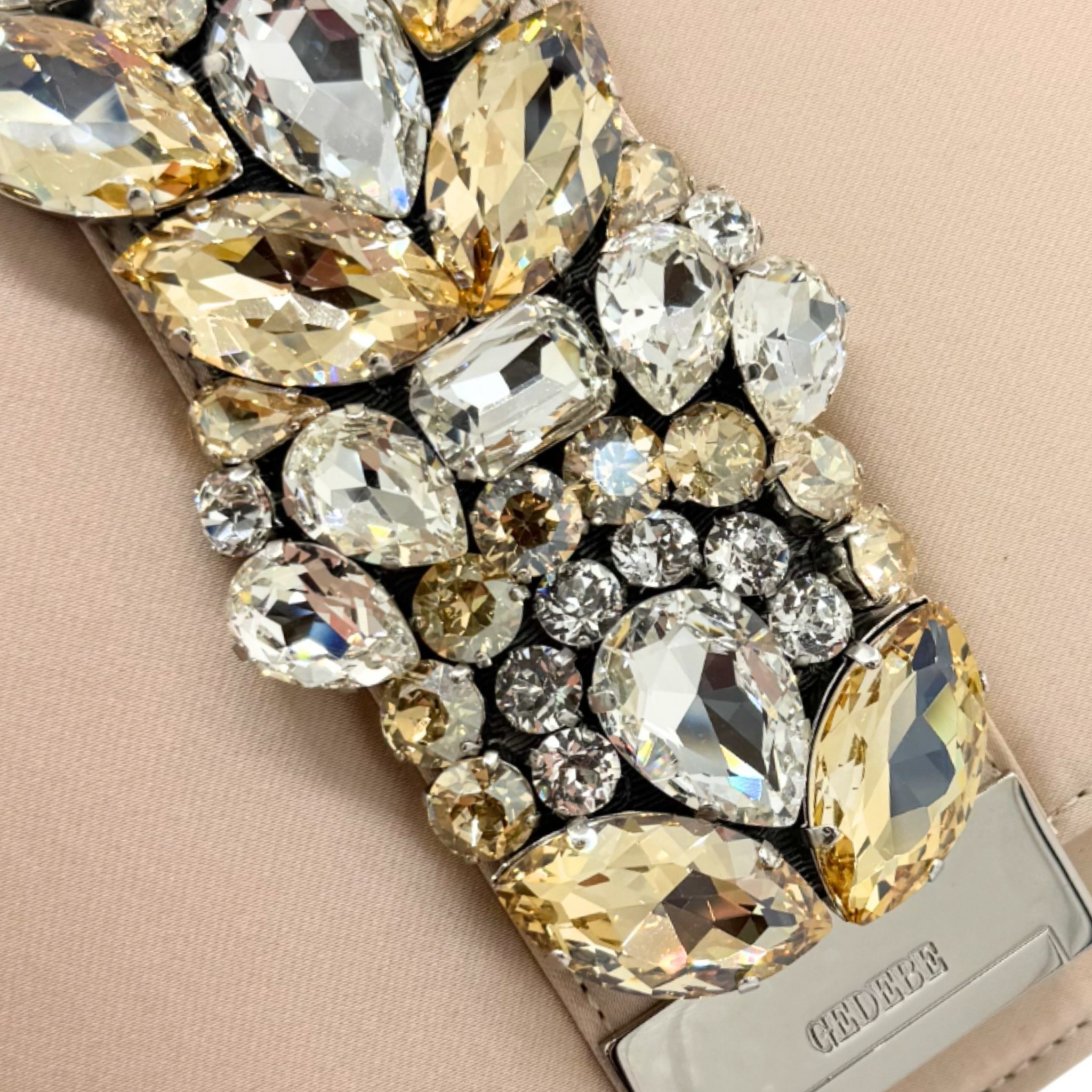 Gedebe Cliky Clutch Satin mit Schmuck-Stickerei