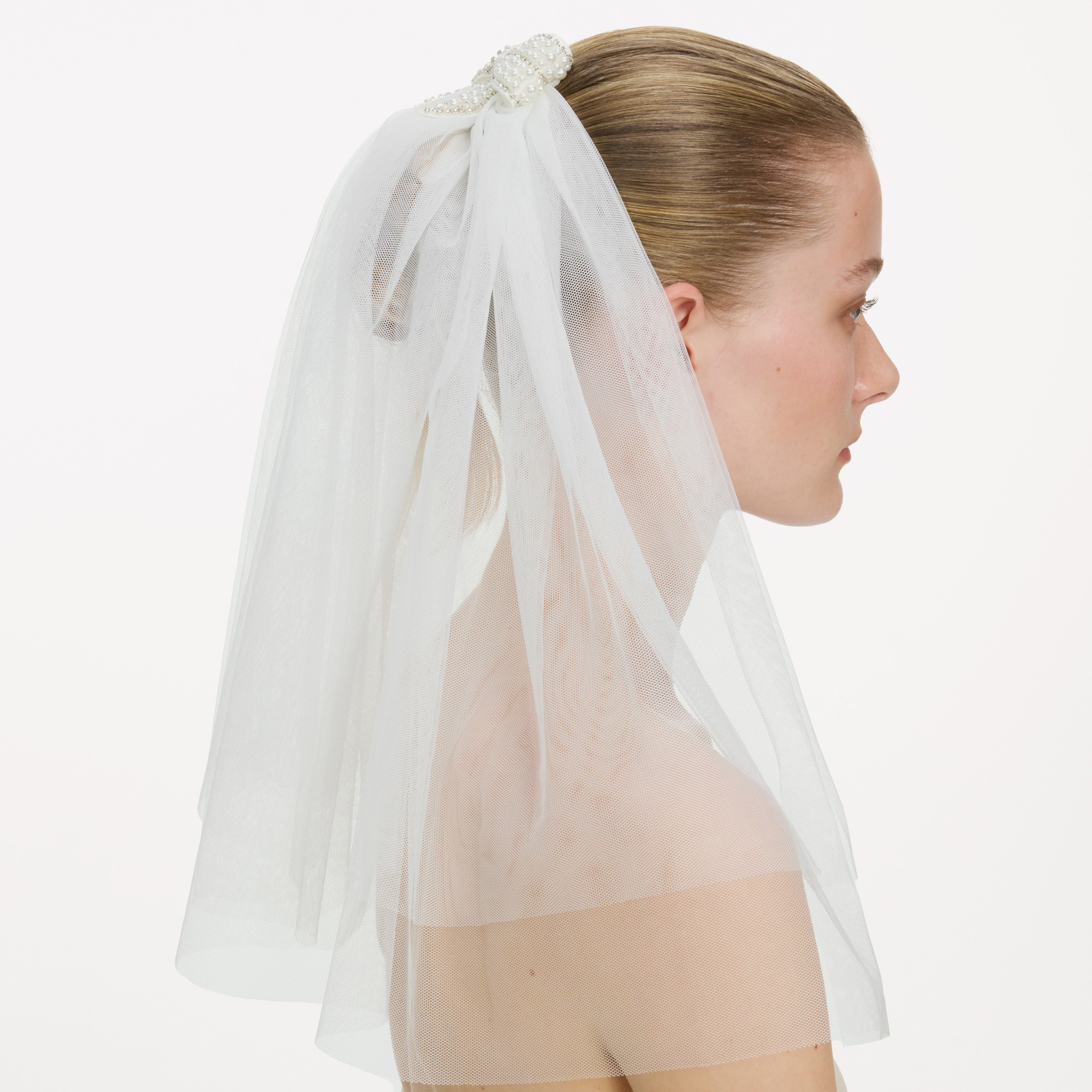 Self Portrait Embellished Bow Veil Haarschleier Creme mit Perlen