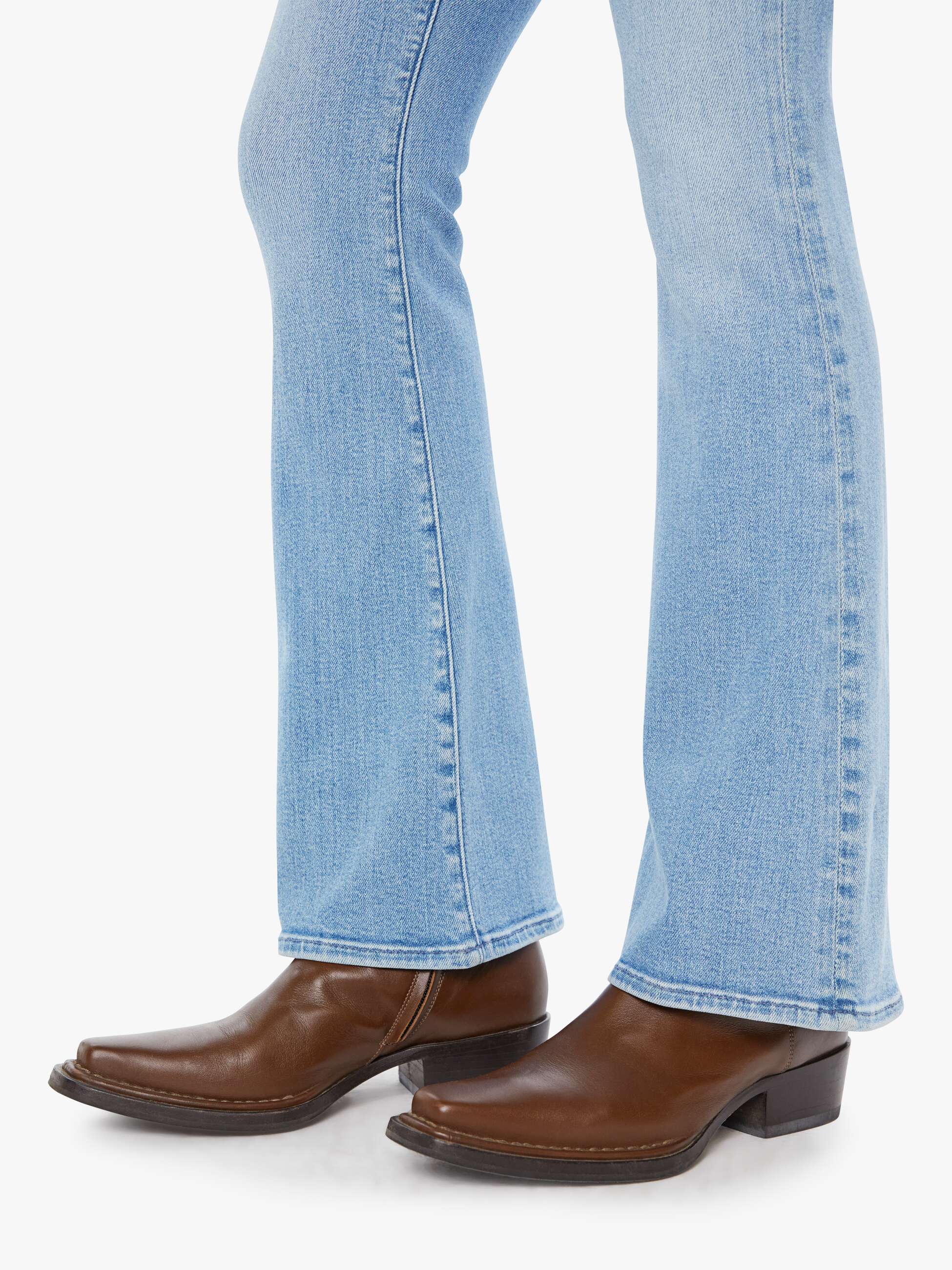 Mother The Weekender Flare Jeans Blessing In Disguise Mittelblau
