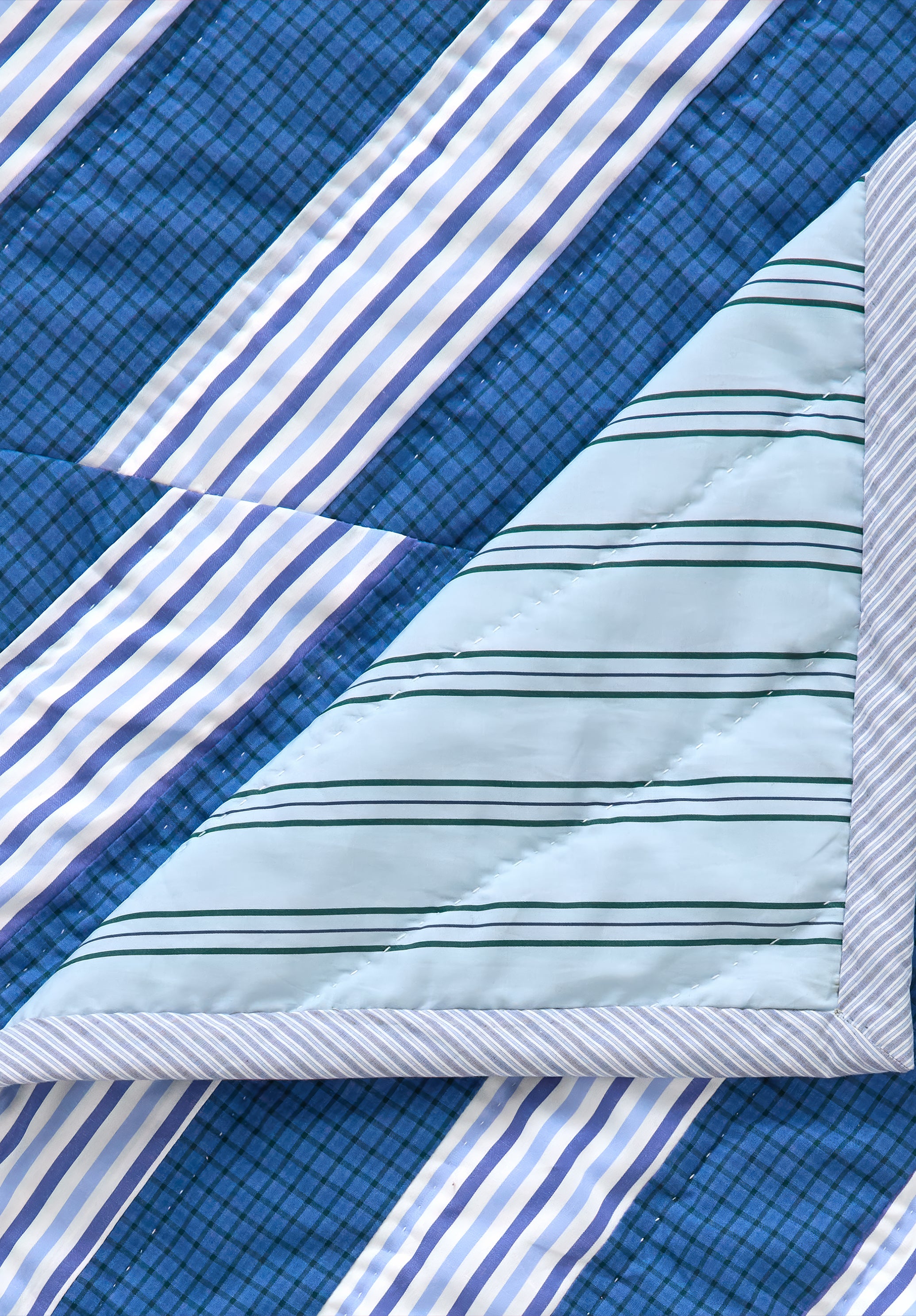 A.P.C. ACCESSORIES Sargent Pepper Quilt T3 Blau Patchwork