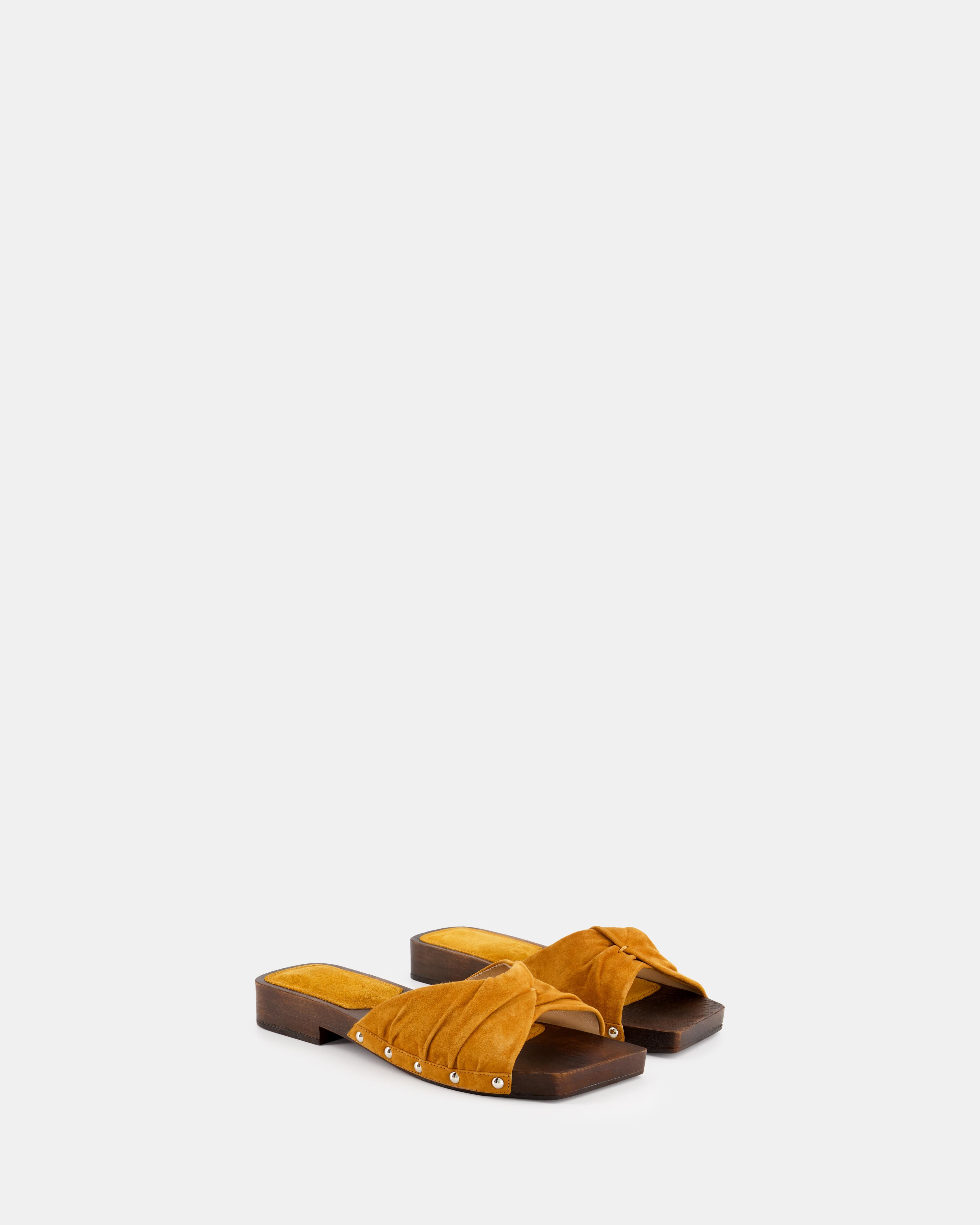 Nodaleto Bulla Mellow Flat Clog Sunlight Suede Leder