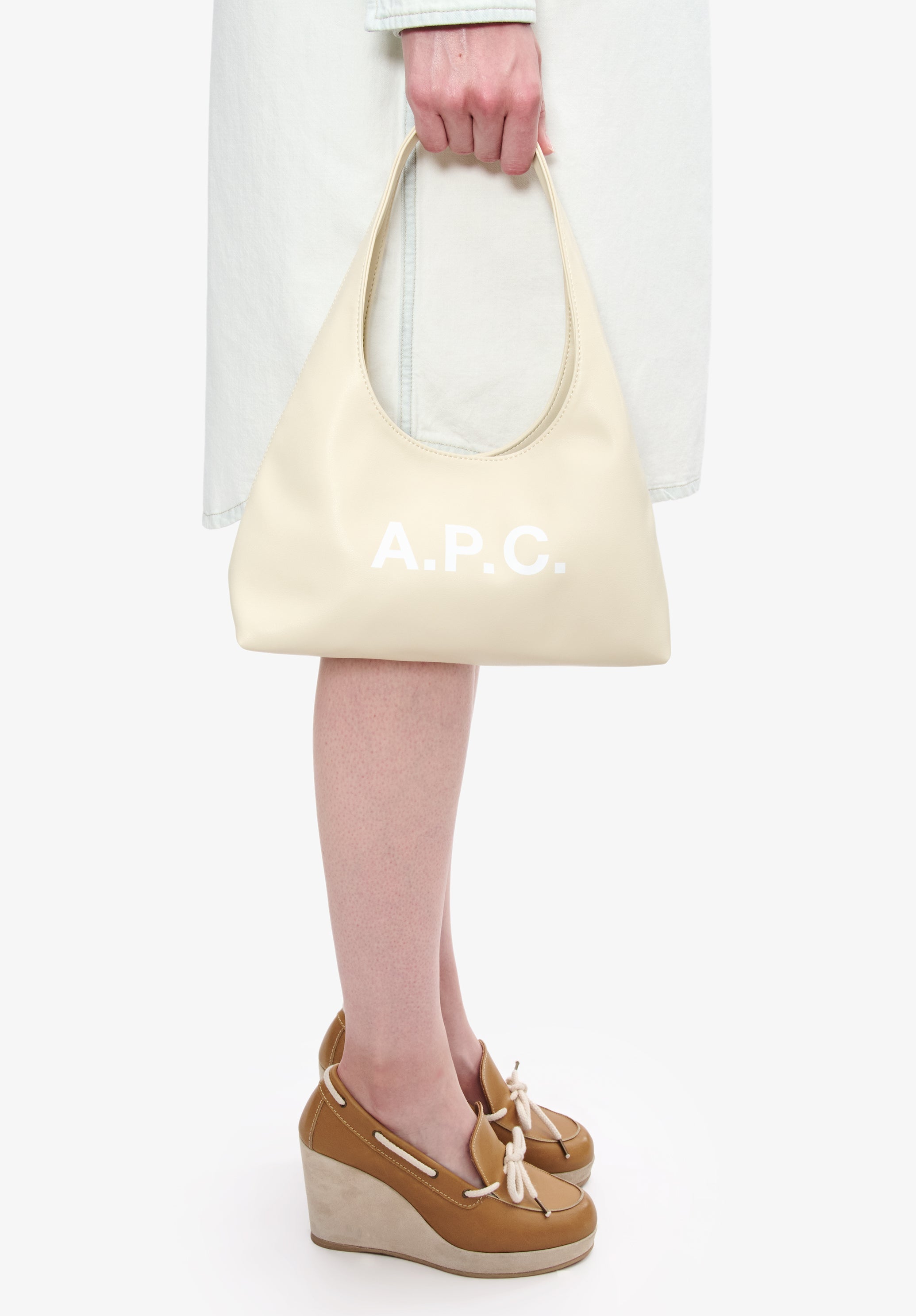 A.P.C. Ninon Baby Shoulder Tasche Weiss Lederoptik