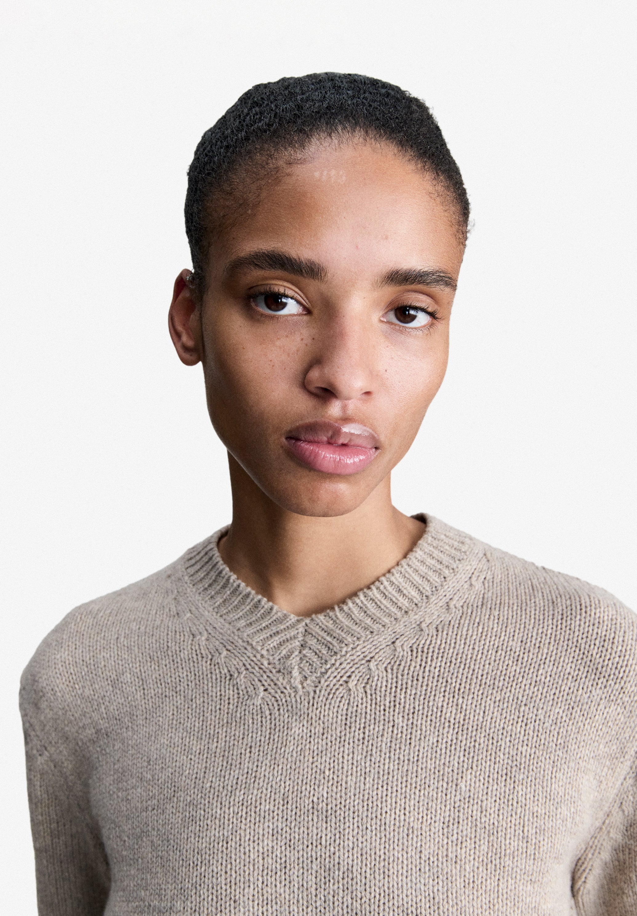 A.P.C. Pullover taupe recycelte Wolle Rundhals