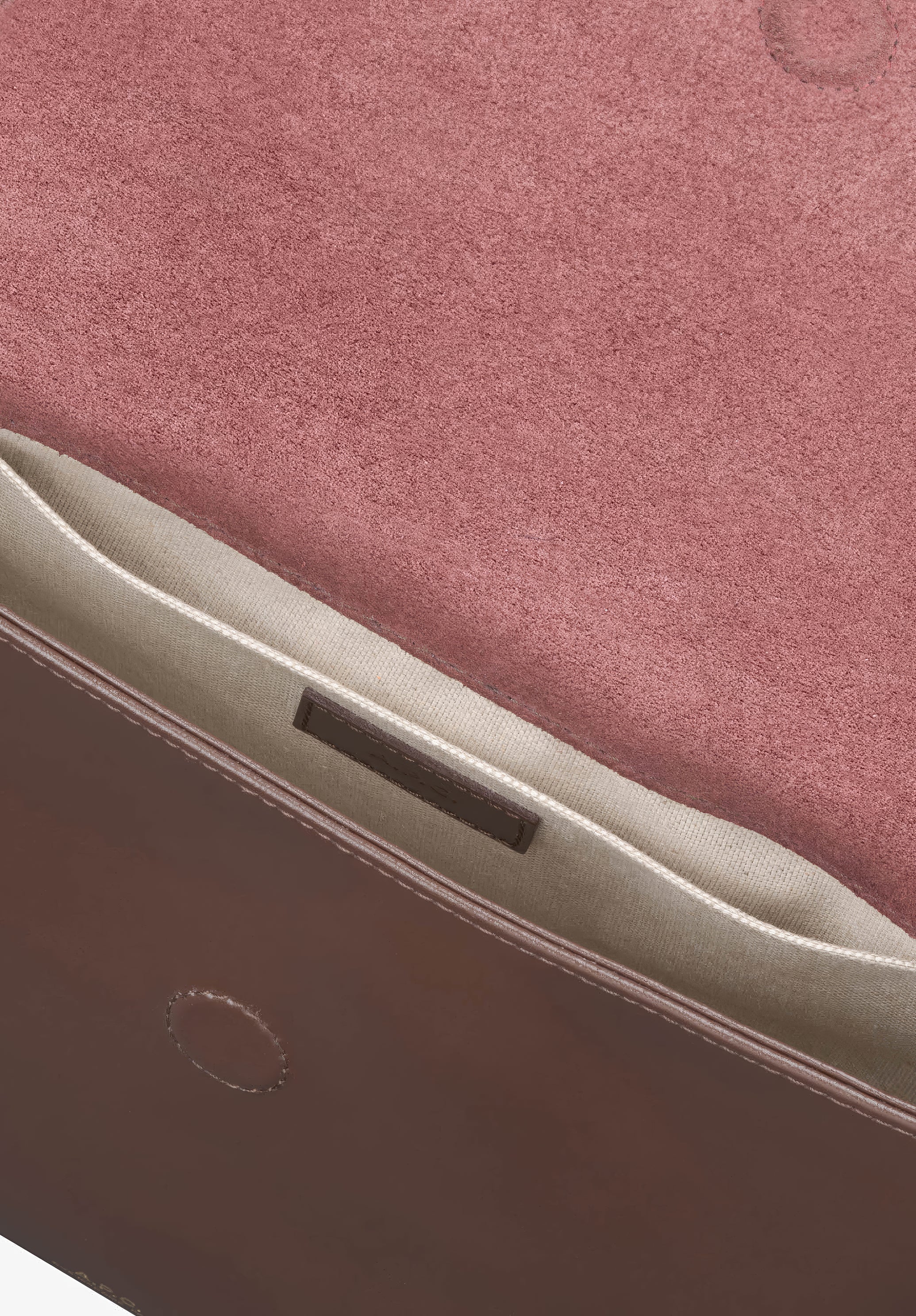 A.P.C. Virginie Flap Tasche Glattleder Magnetverschluss