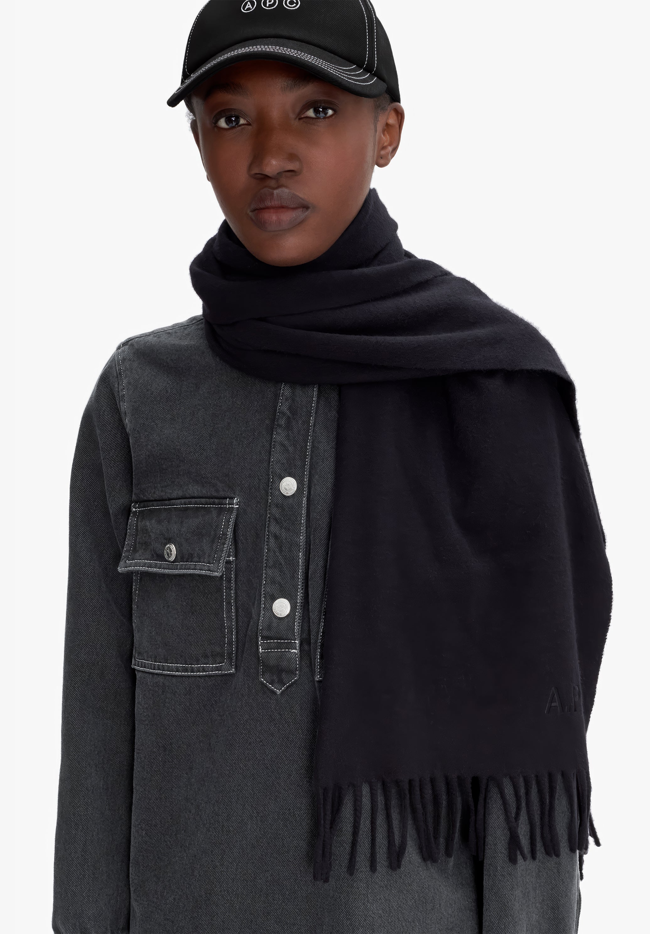 A.P.C. Ambroise Brodée Schal TU Bestickt