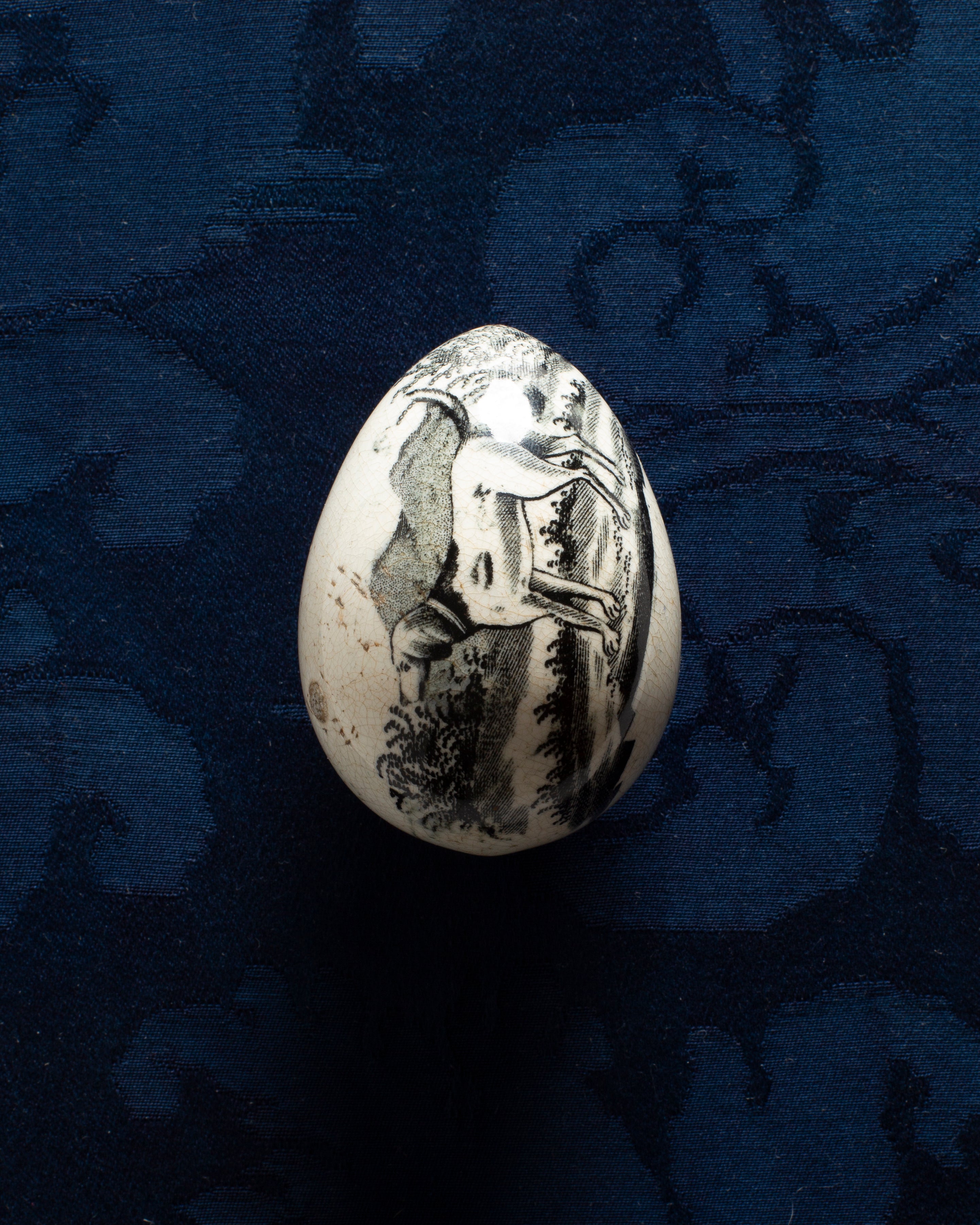 J.W.Anderson Darning Egg Stopfei Keramik Schwarz Hund 1830