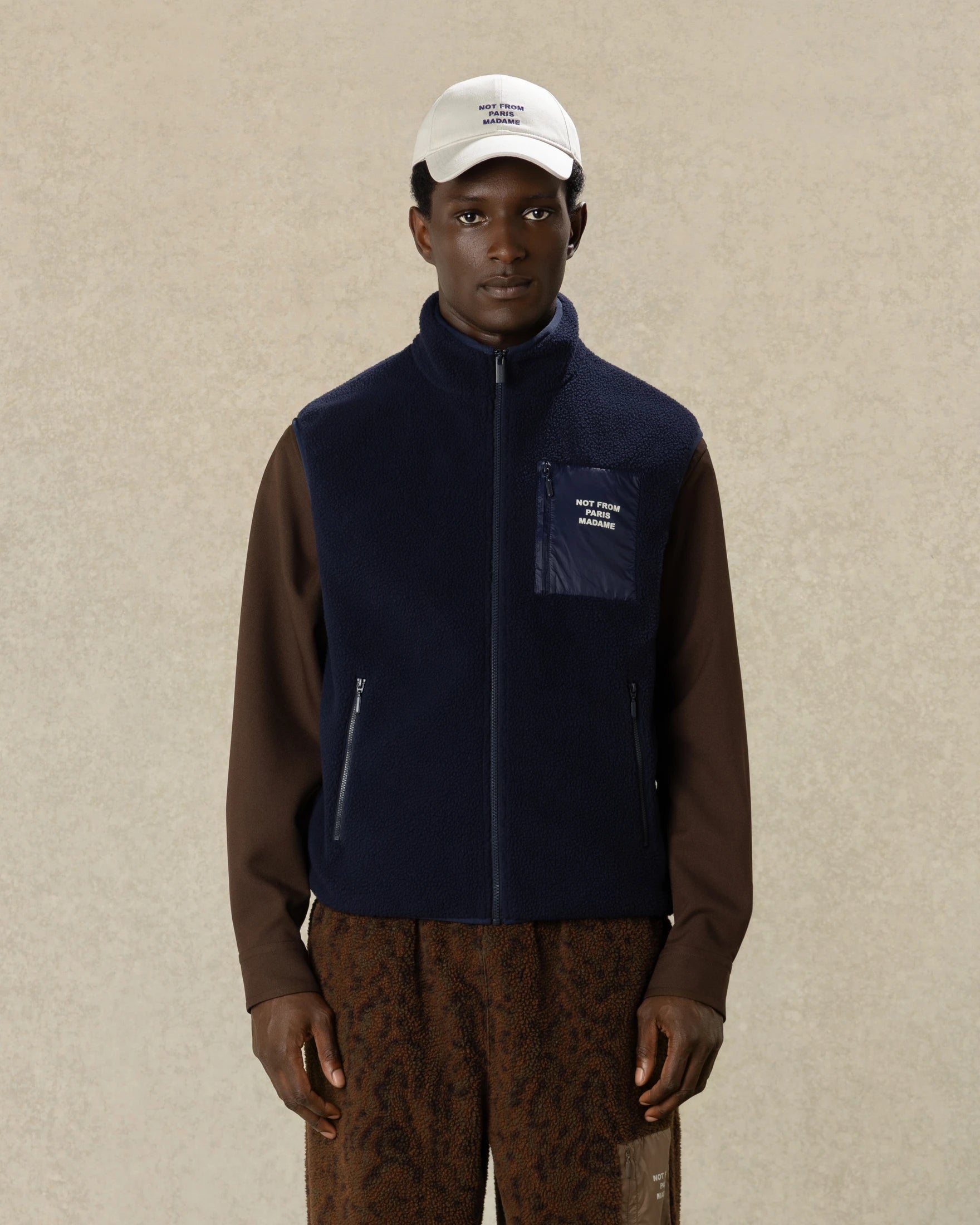 Drôle De Monsieur Slogan Weste Sherpa Polyester Navy