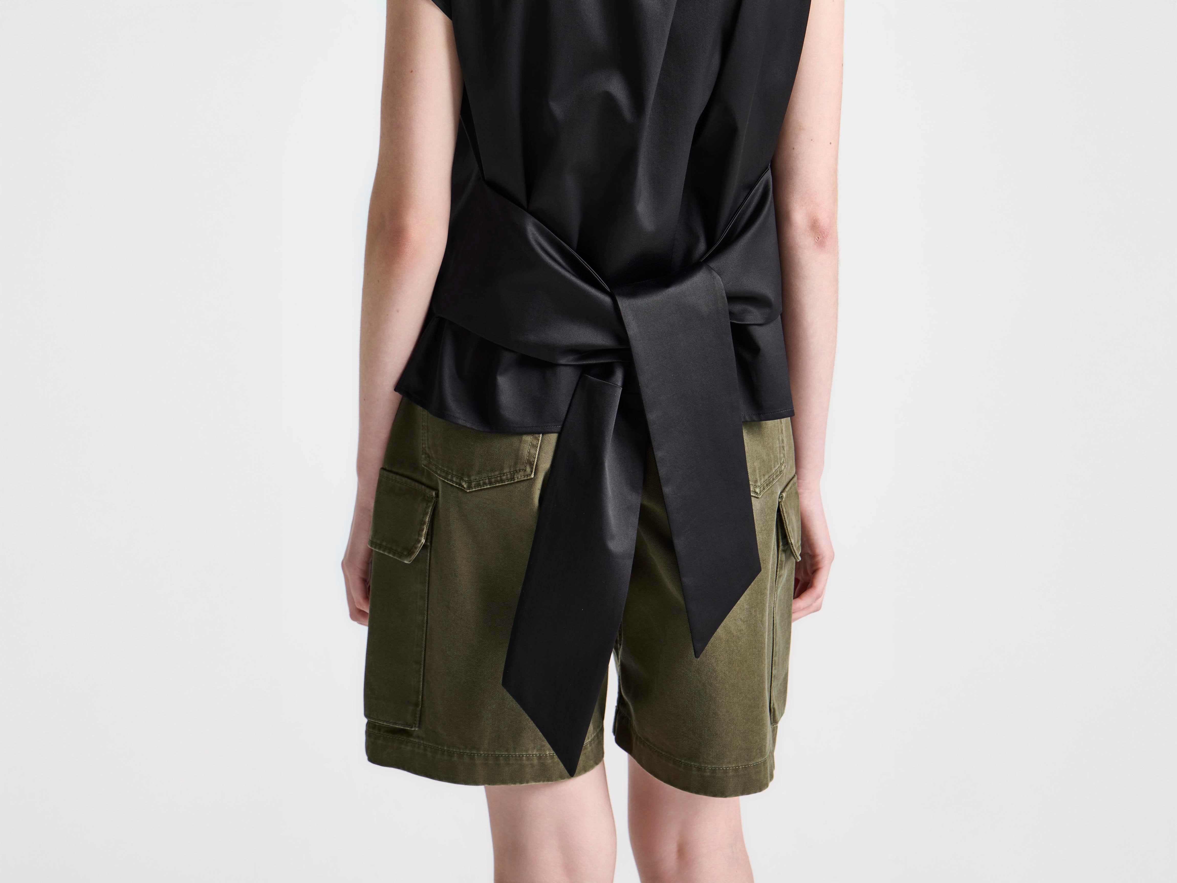 J.W. Anderson Sculptural Sleeveless Top Schwarz Satin