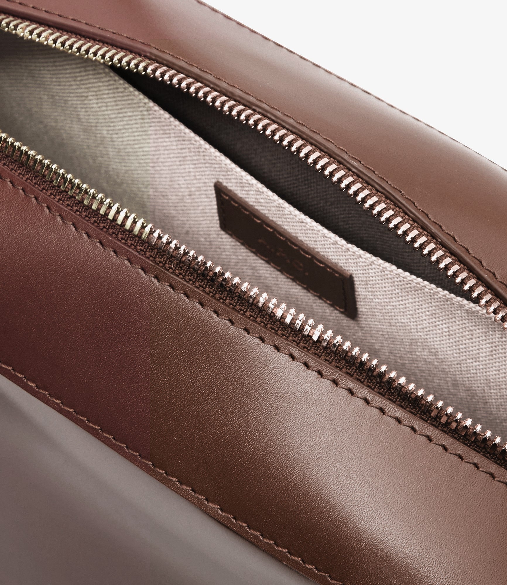 A.P.C. Virginie Box Handtasche Kalbsleder Braun TU