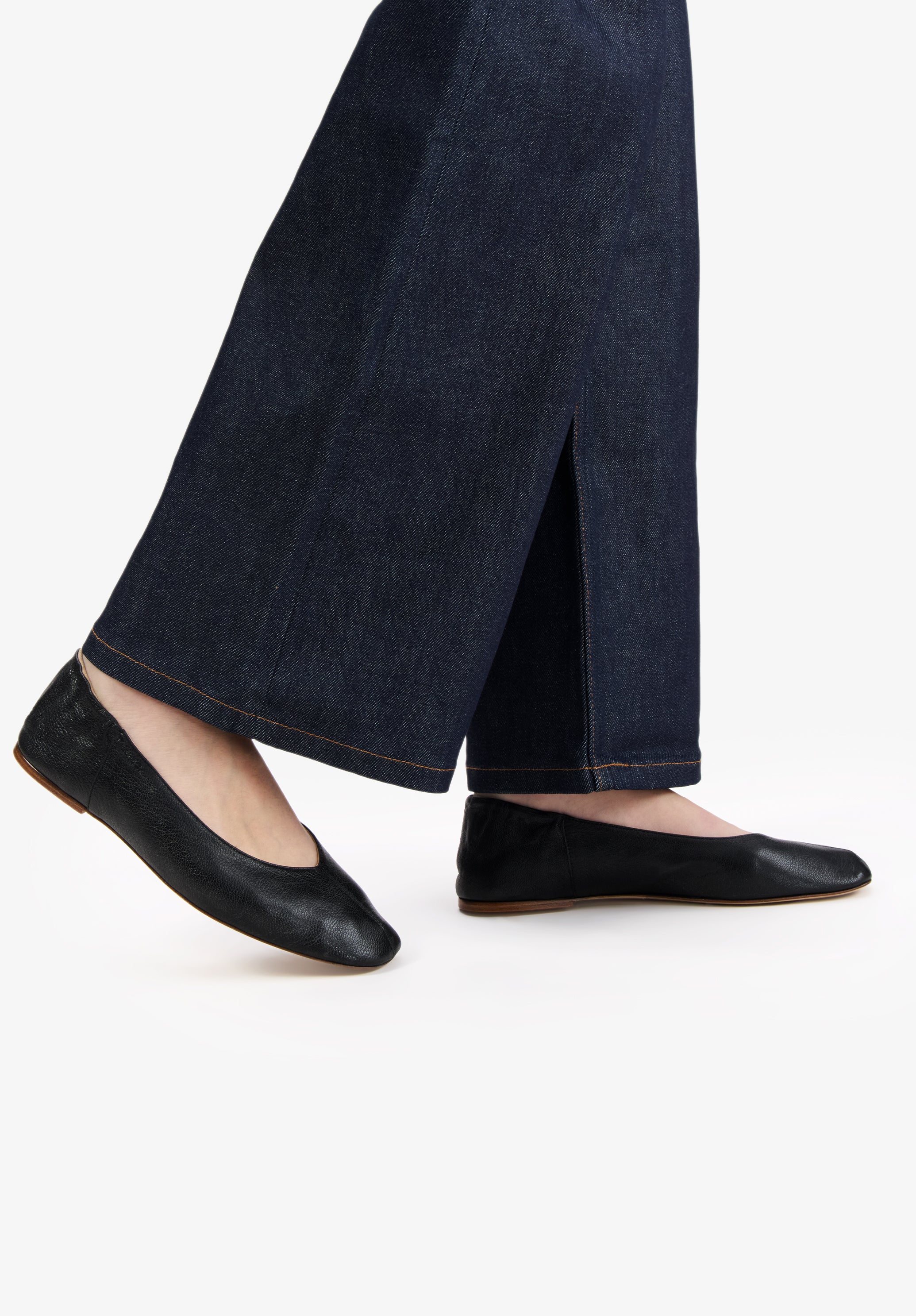 A.P.C. Ballerinas Eckkappe Narbenleder 38
