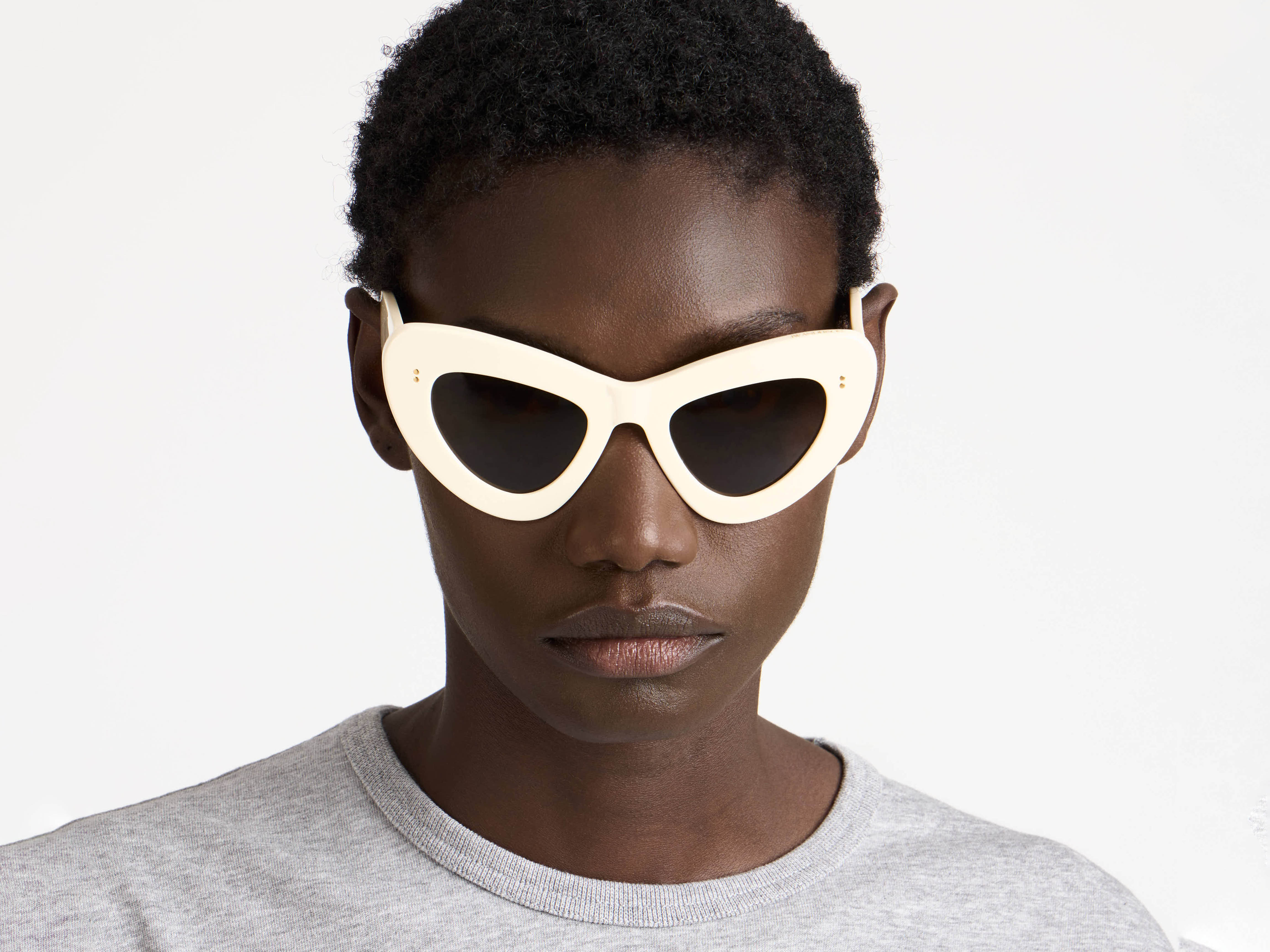 J.W.Anderson JWA06 Butterfly Sonnenbrille Off-White