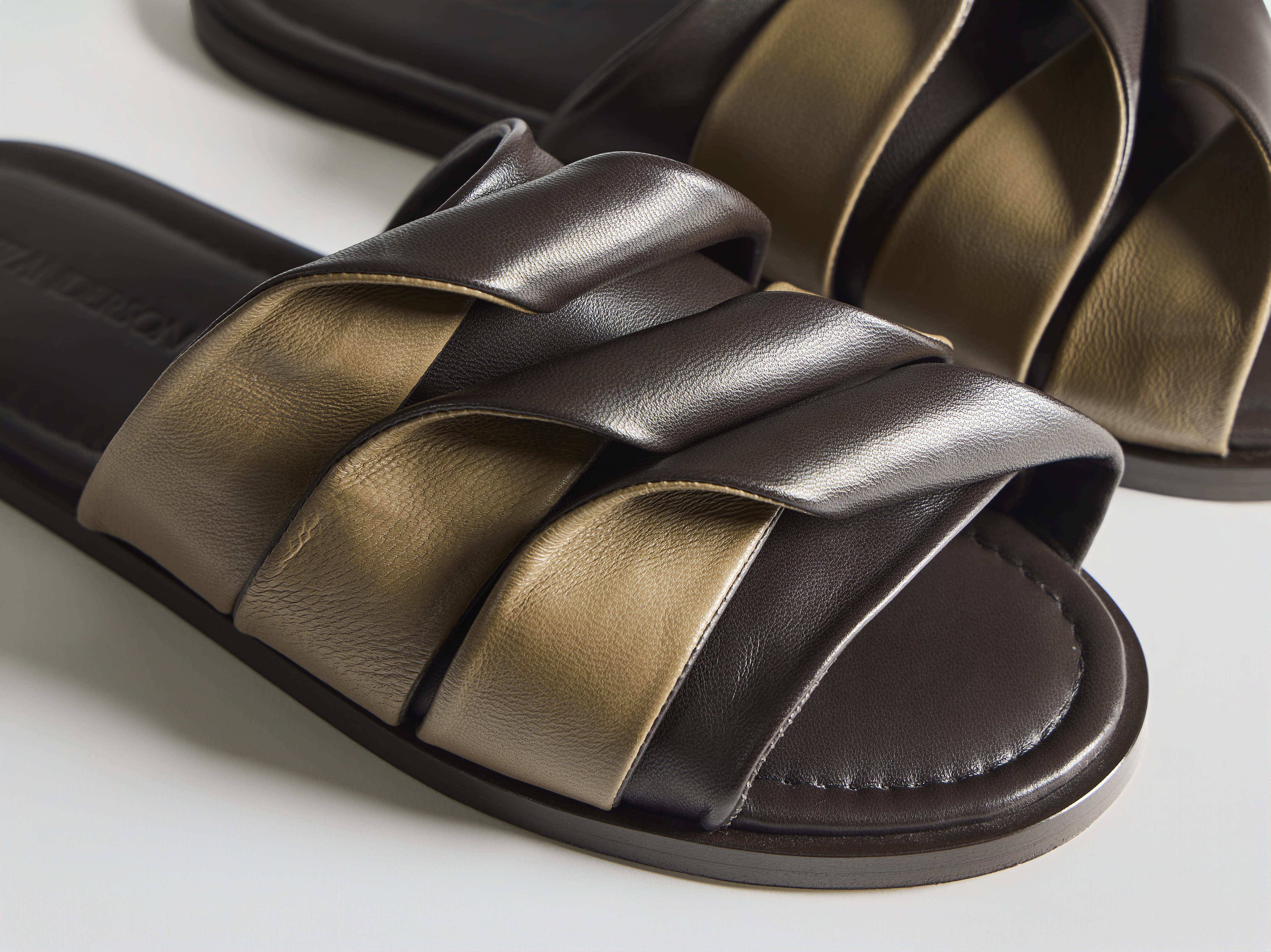 J.W.Anderson Contrast Coil Slide Sandalen Braun Chestnut Nappa Damen