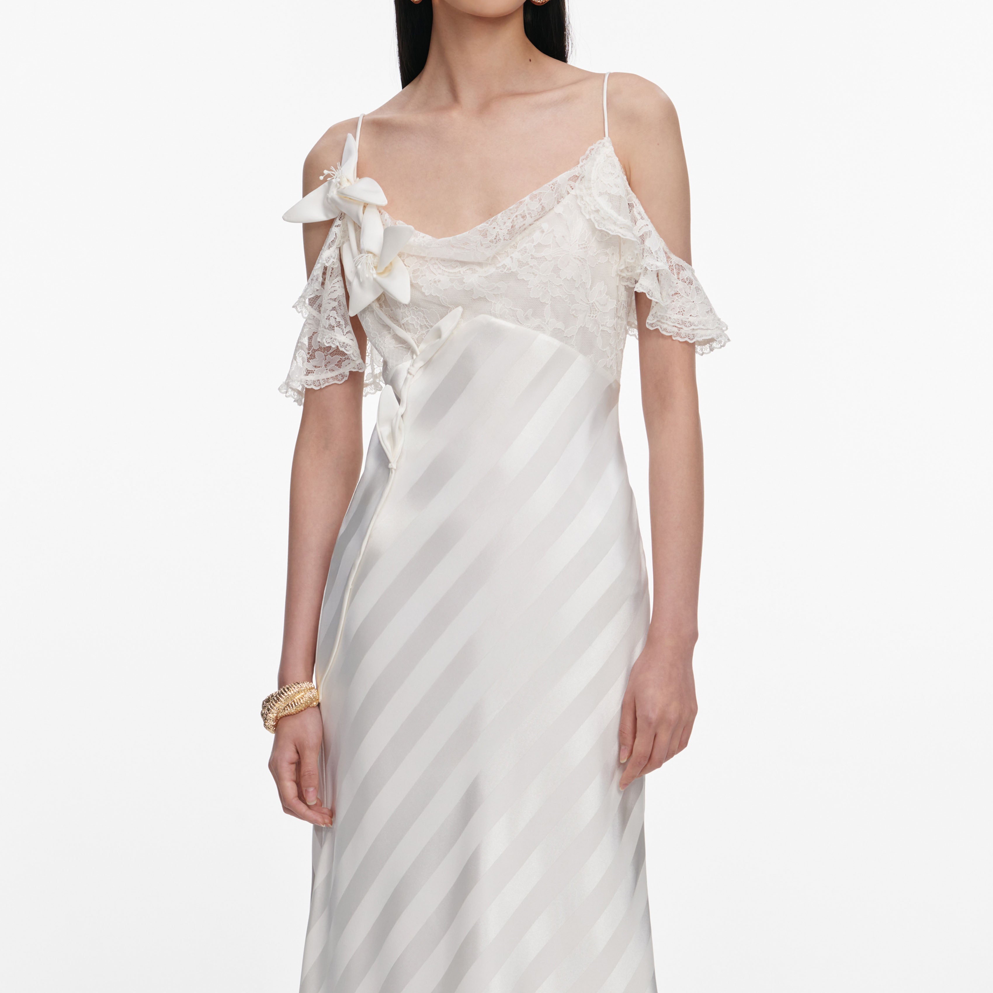 Self Portrait Cream Satin Striped Maxi Kleid Creme Satin