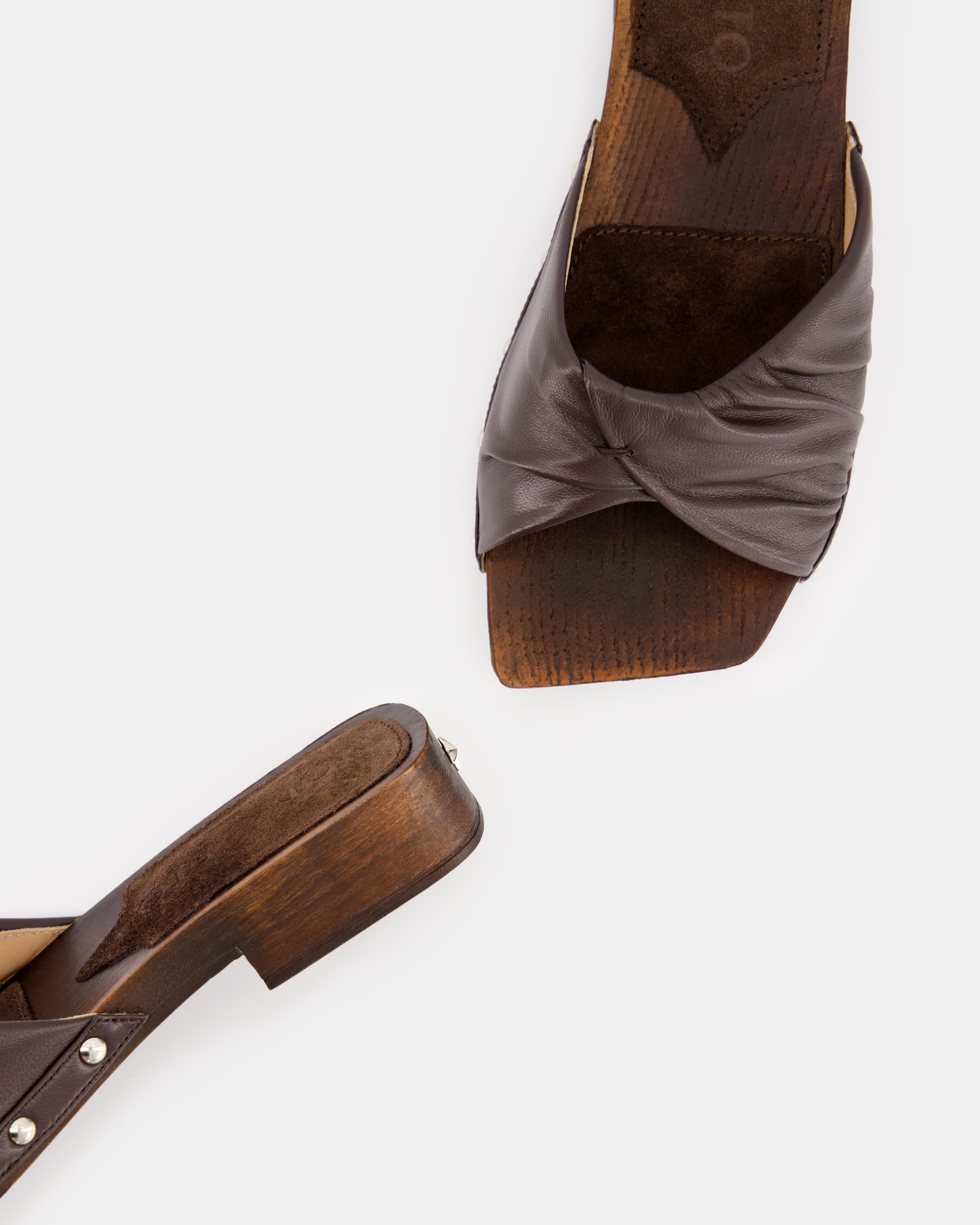 Nodaleto Bulla Mellow Flat Clog Pantoletten Dunkelbraun