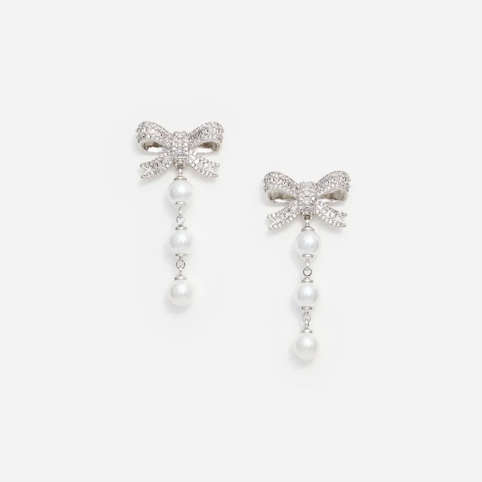 Self Portrait Crystal Bow Pearl Droplet Ohrringe Creme One Size