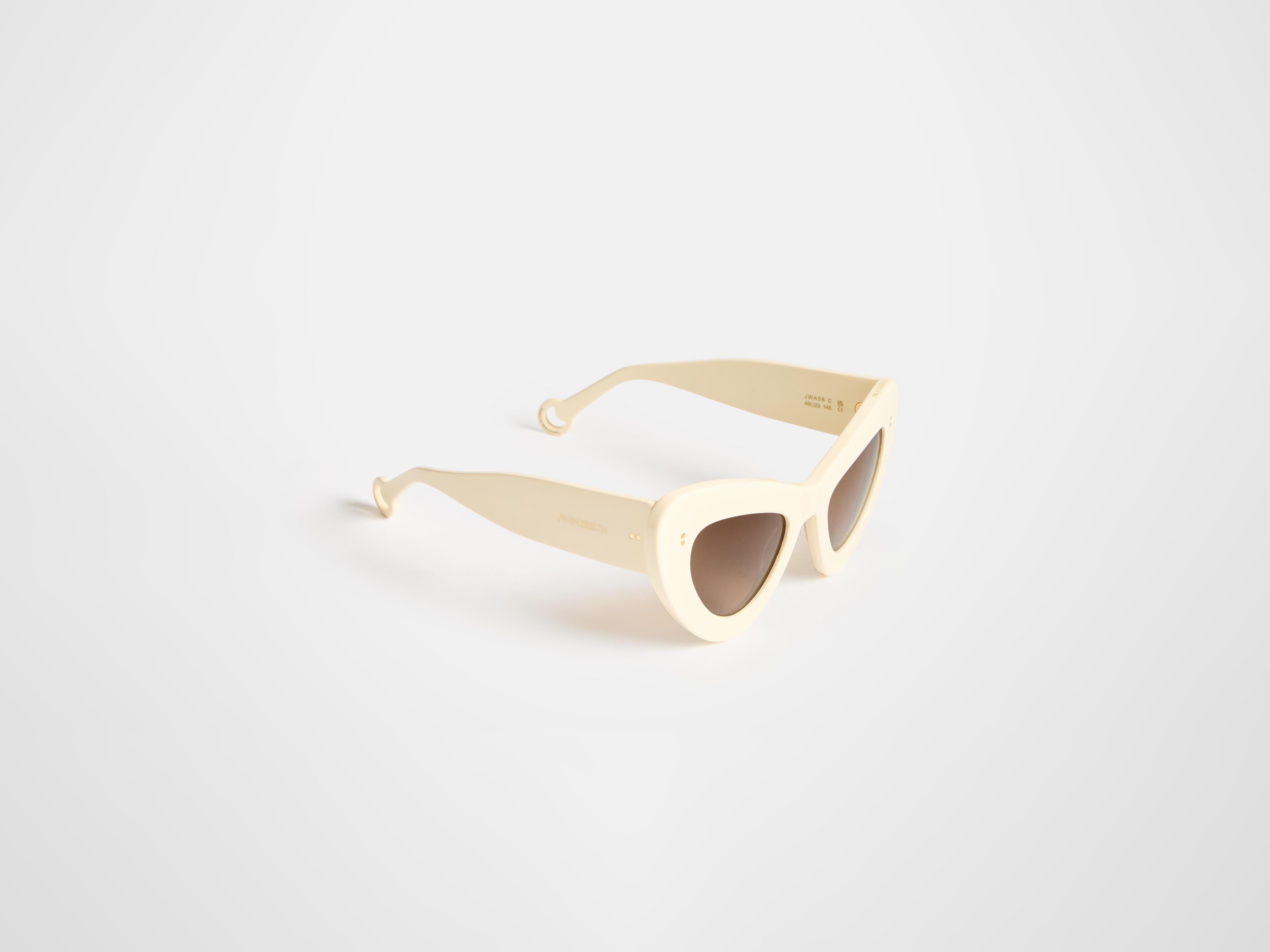 J.W.Anderson JWA06 Butterfly Sonnenbrille Off-White