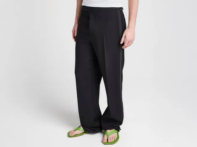 J.W.Anderson Tailored Tuxedo Hose Schwarz Seide Herren