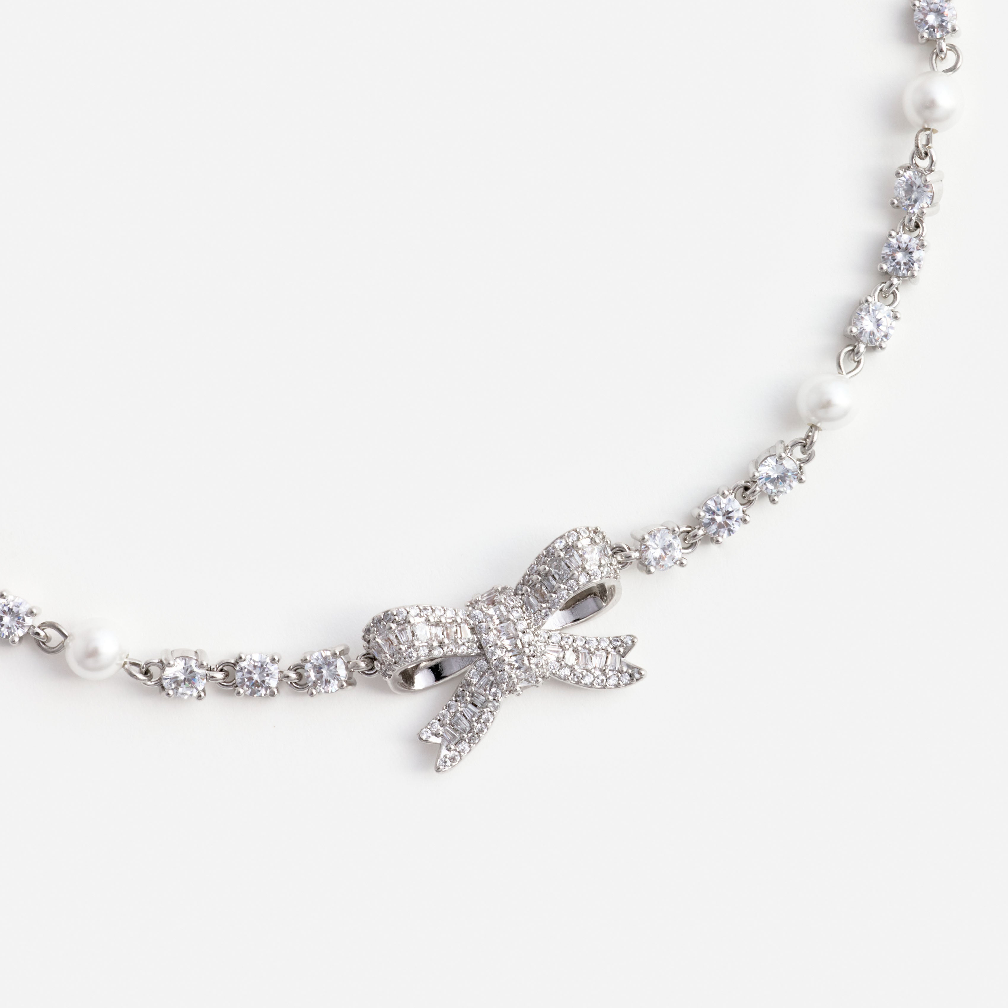 Self Portrait Jewellery Kette Silber Kristall Perle Bow